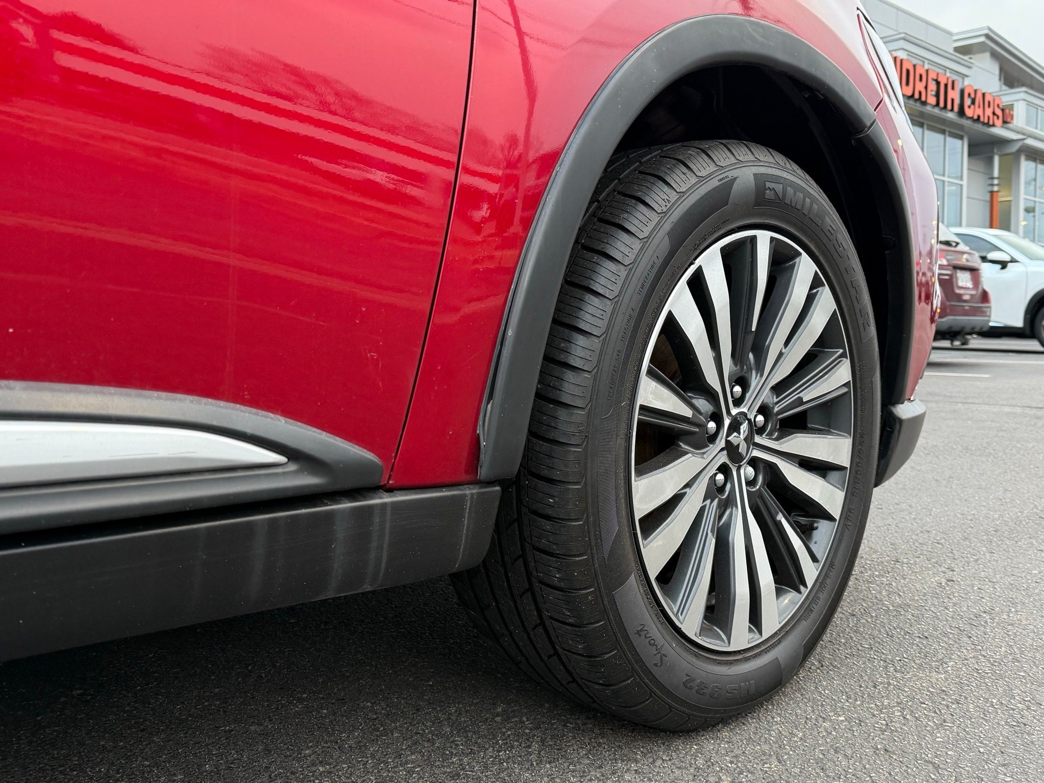 Mitsubishi Outlander  2020