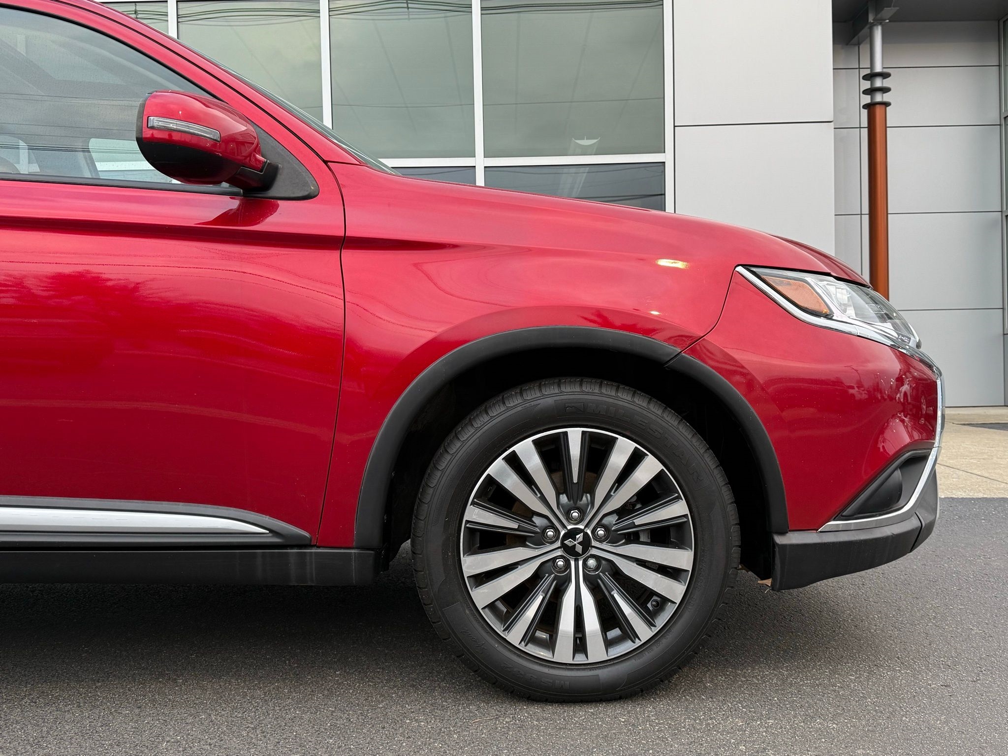 Mitsubishi Outlander  2020