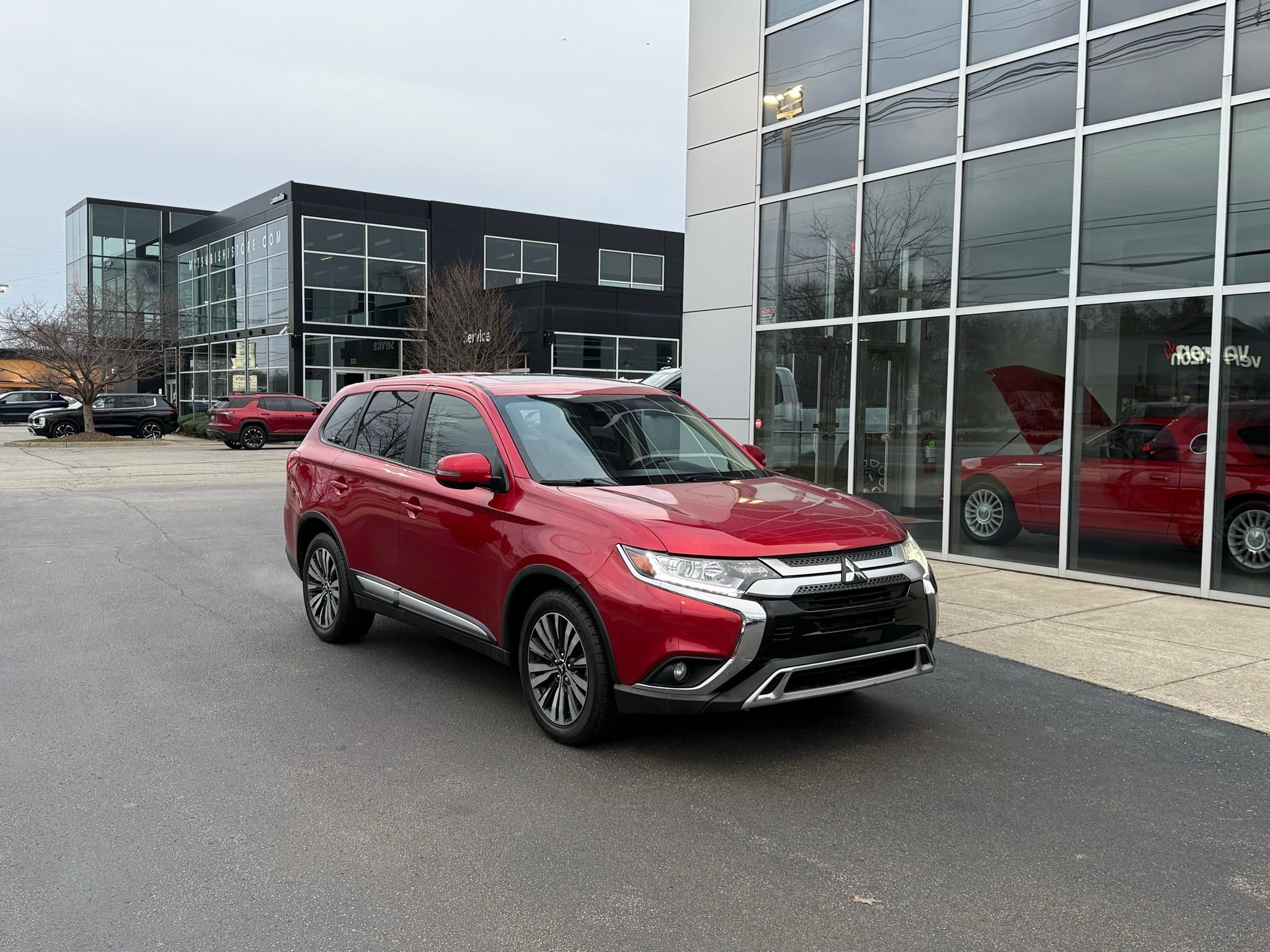 Mitsubishi Outlander  2020