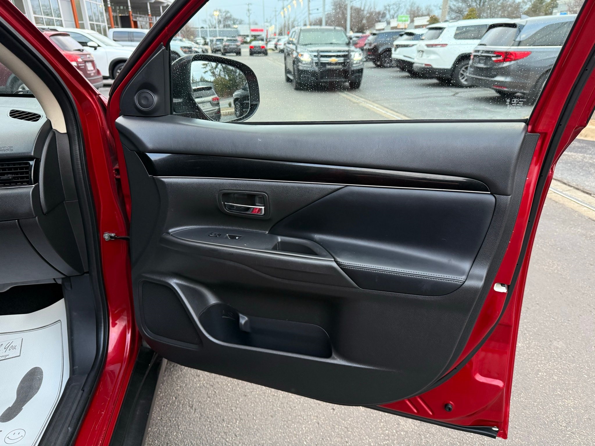 Mitsubishi Outlander  2020