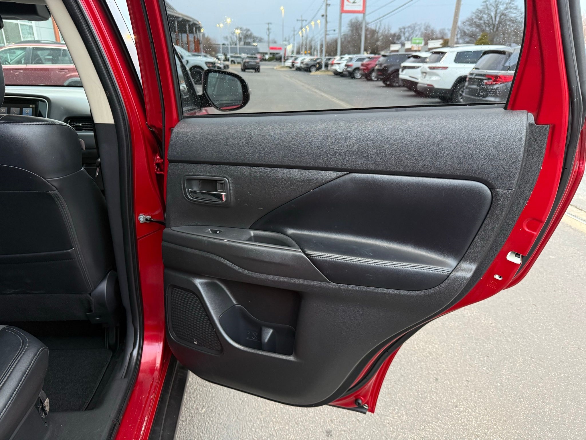 Mitsubishi Outlander  2020