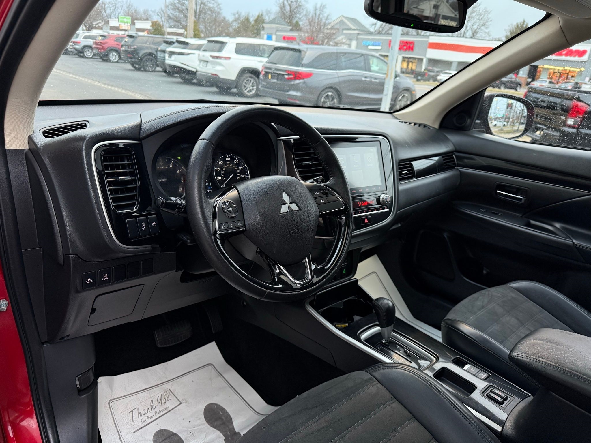 Mitsubishi Outlander  2020