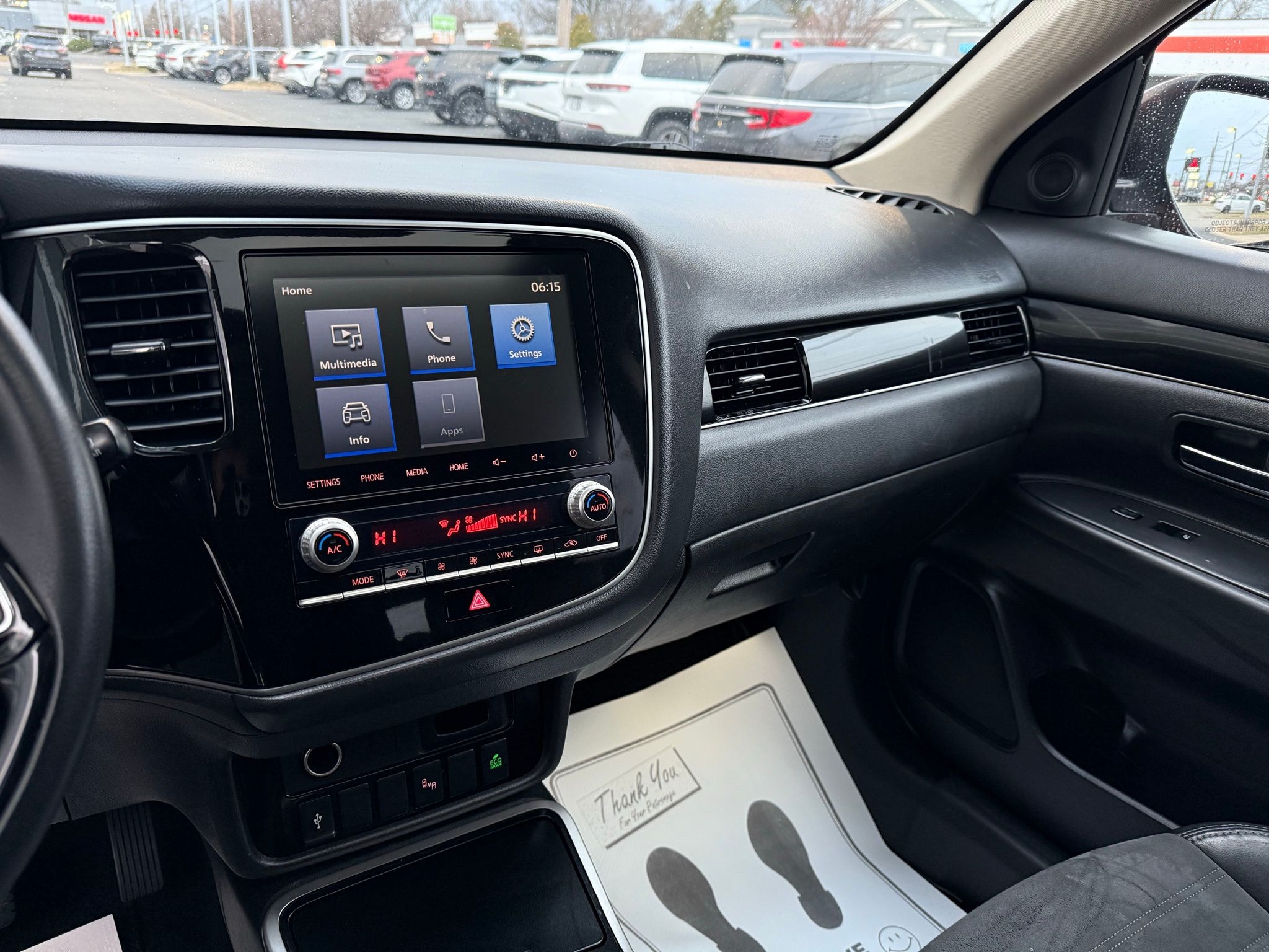 Mitsubishi Outlander  2020