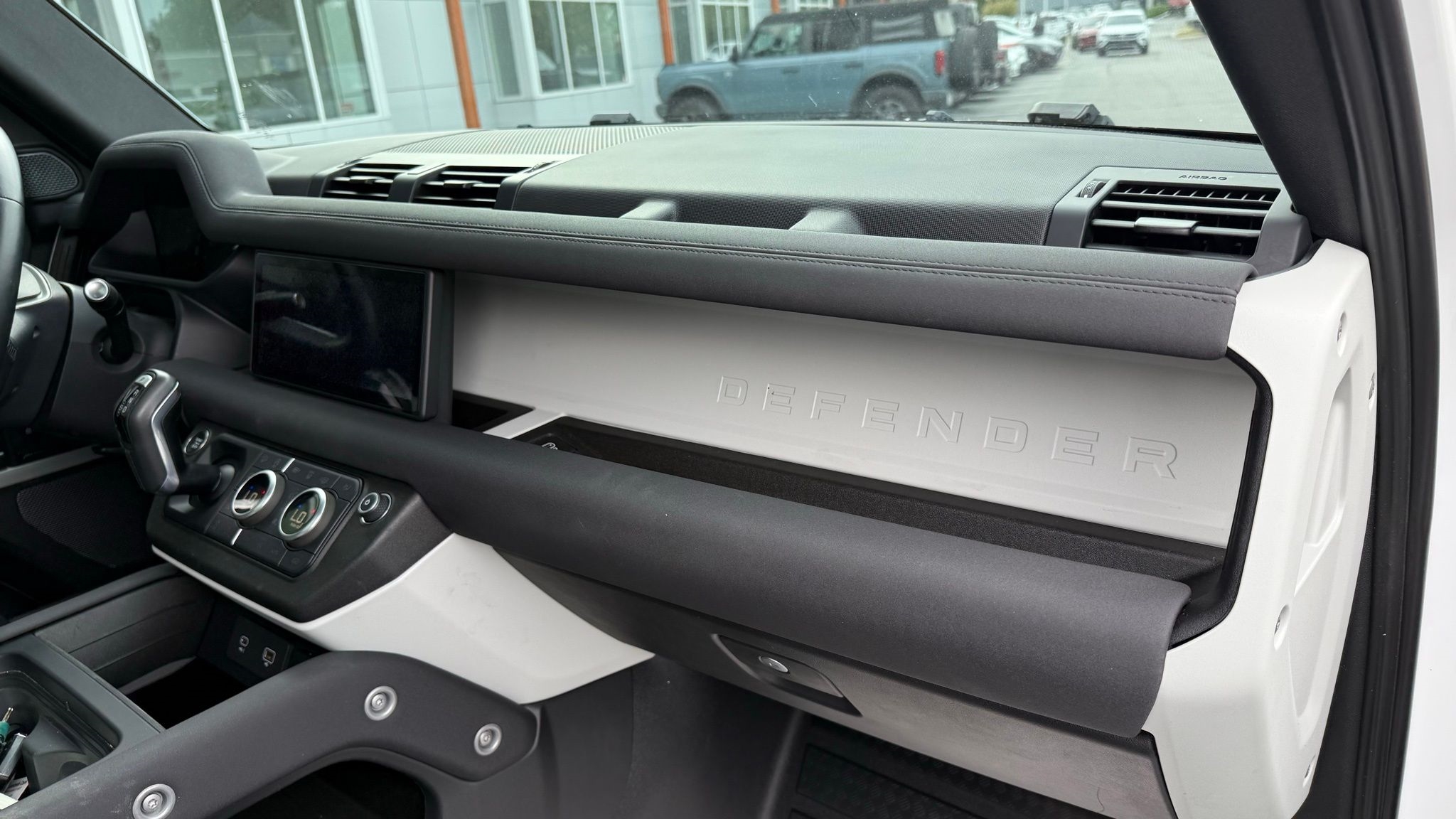 Land Rover Defender  2023 Land Rover Defender  2023