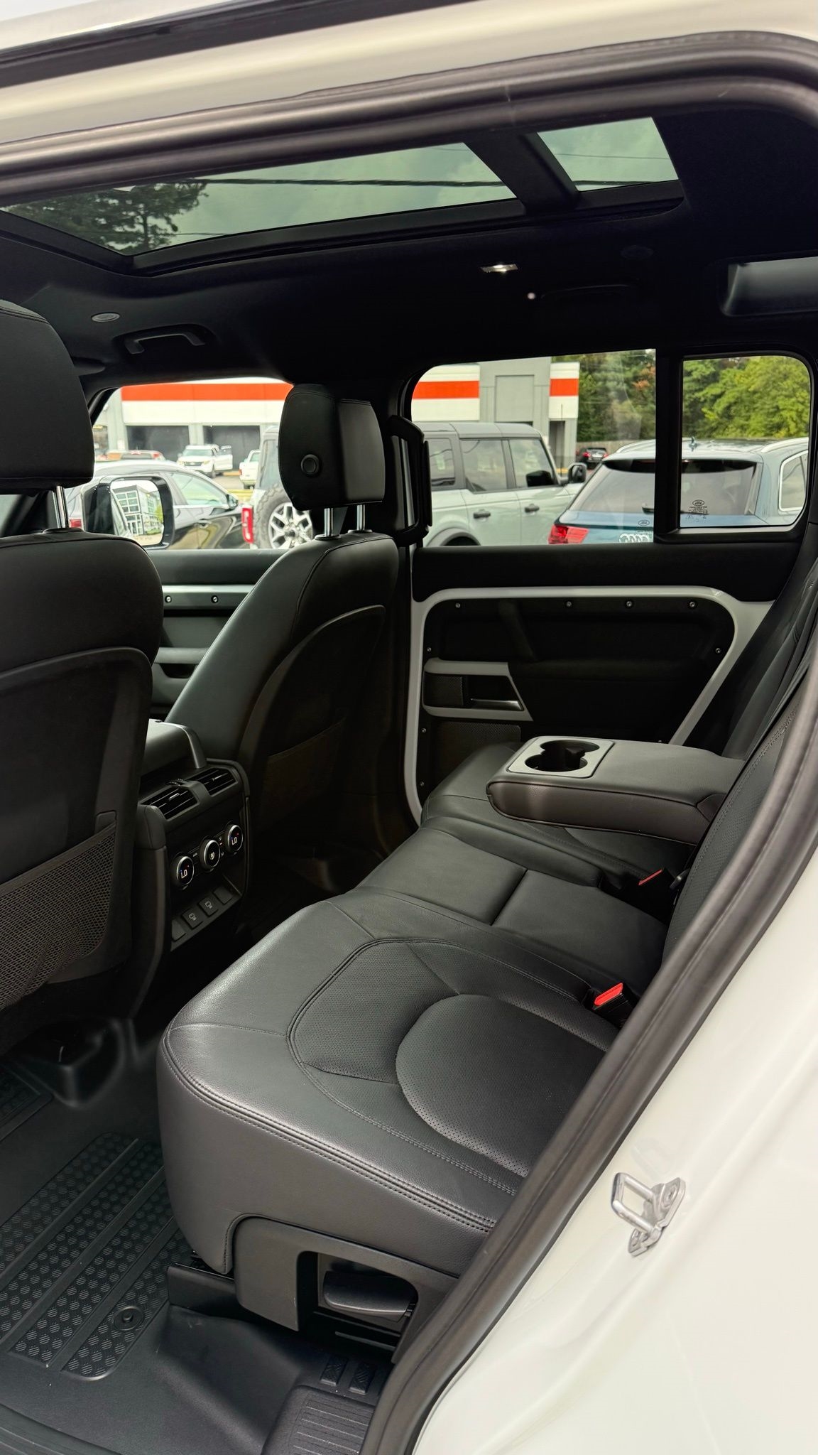 Land Rover Defender  2023 Land Rover Defender  2023