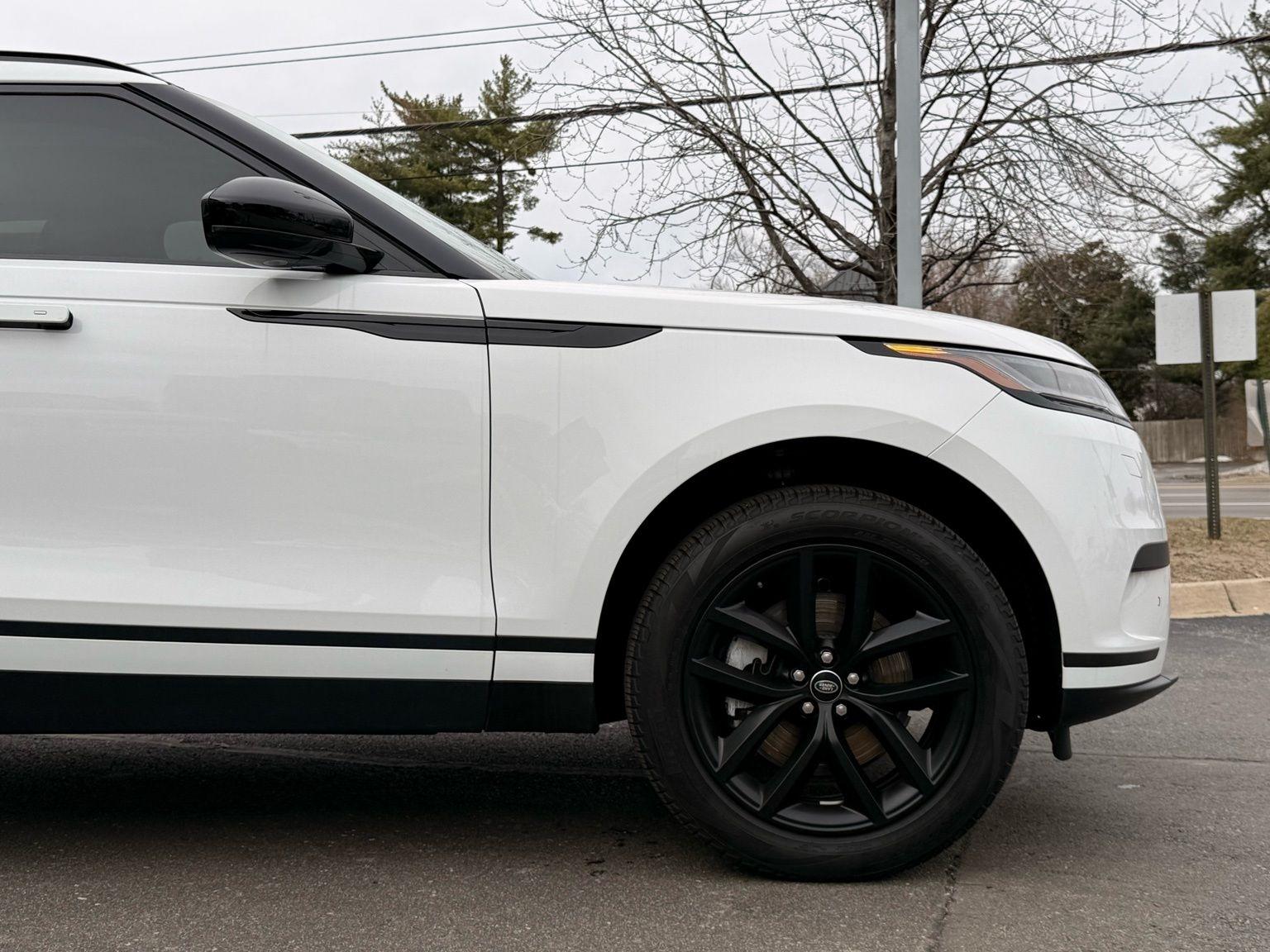 Land Rover Range Rover Velar  2024