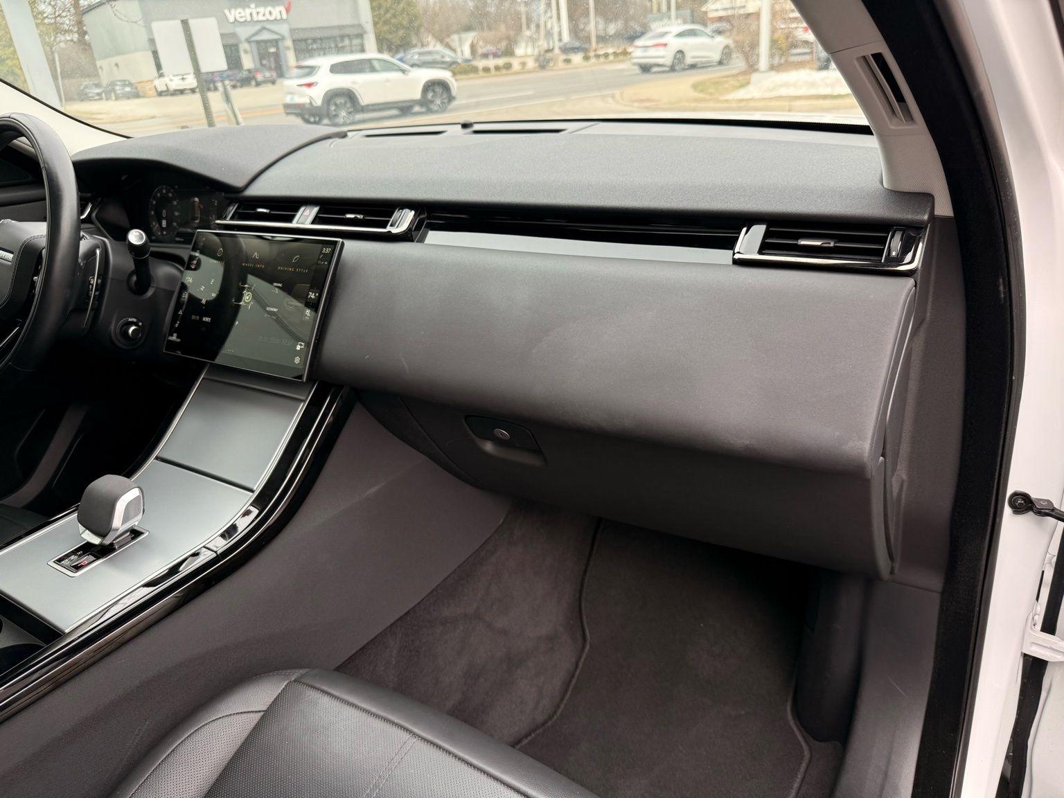 Land Rover Range Rover Velar  2024