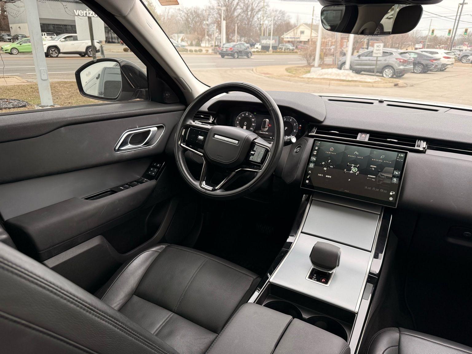 Land Rover Range Rover Velar  2024