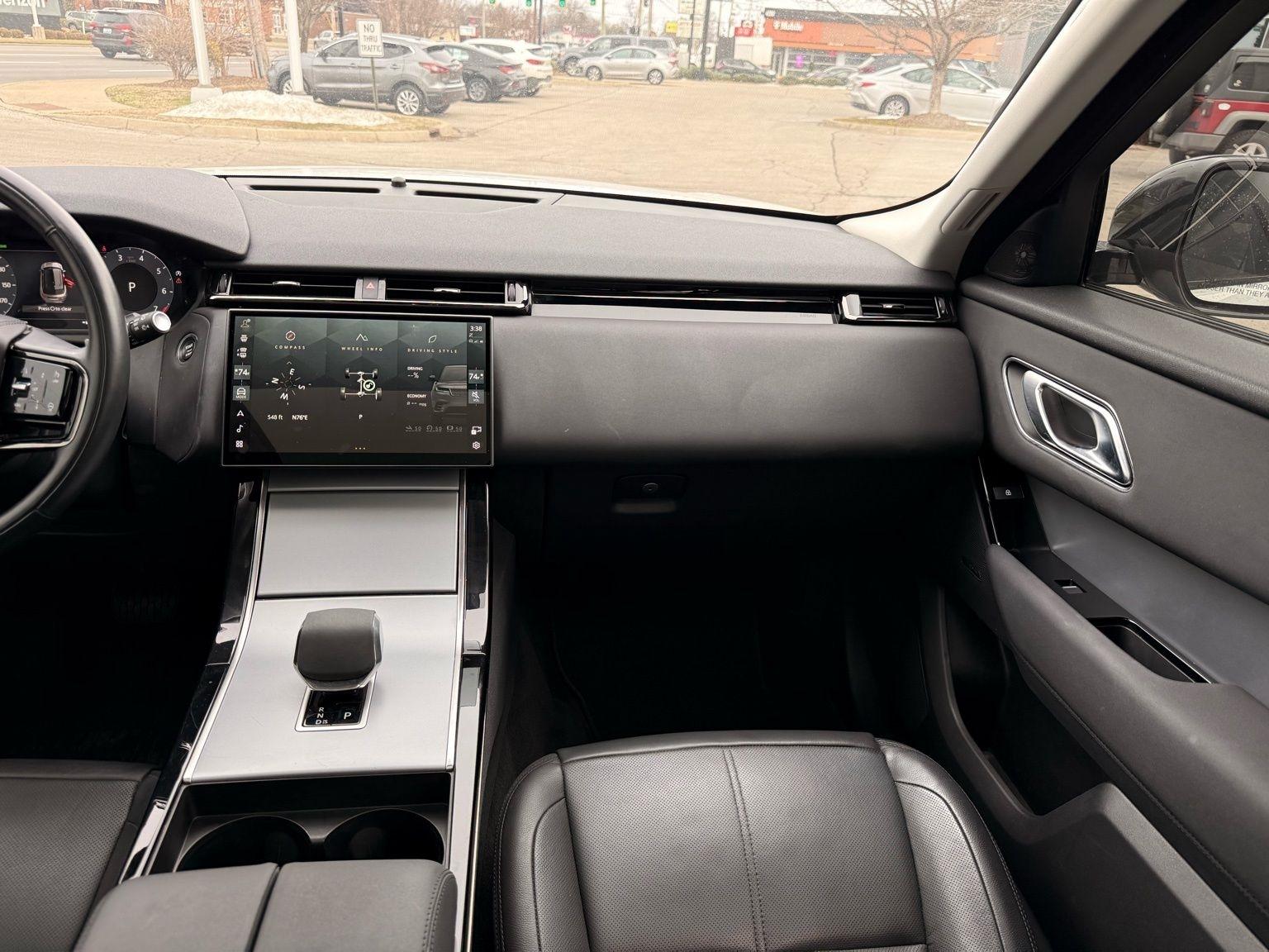 Land Rover Range Rover Velar  2024