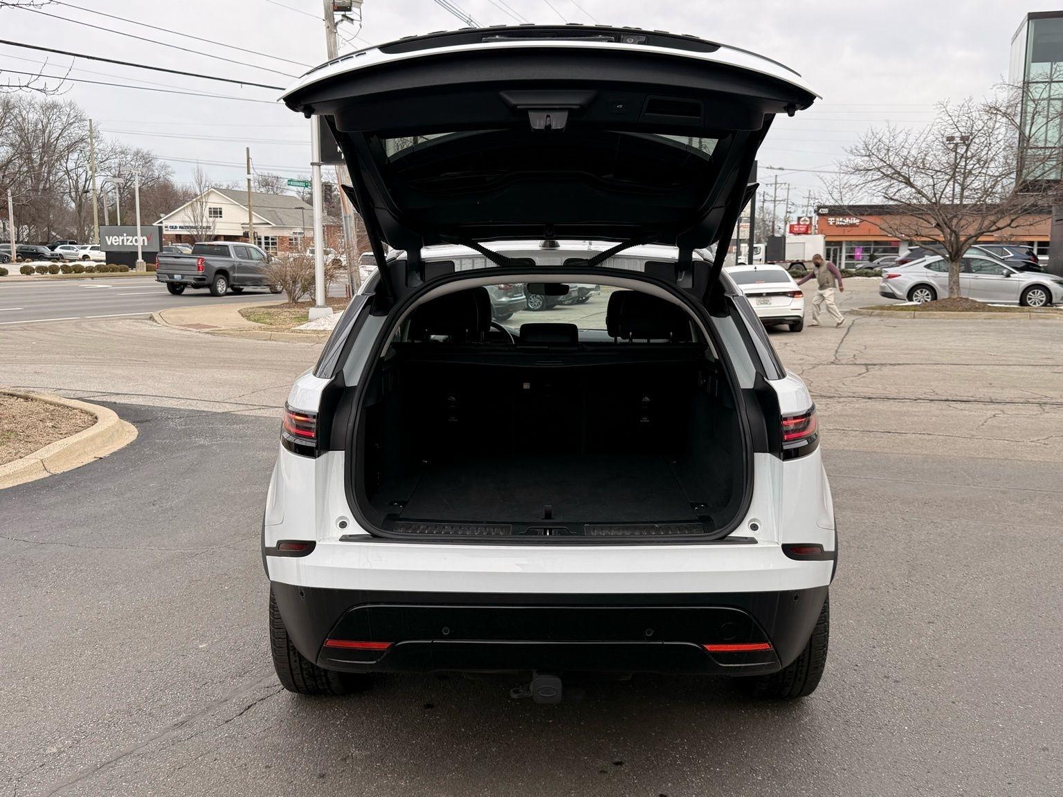 Land Rover Range Rover Velar  2024