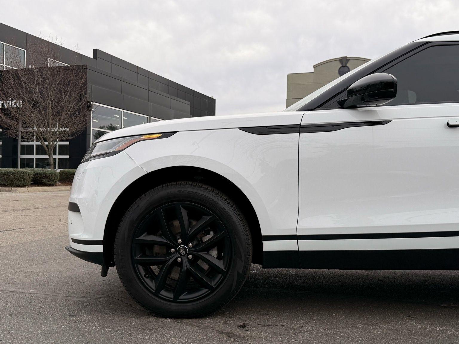 Land Rover Range Rover Velar  2024