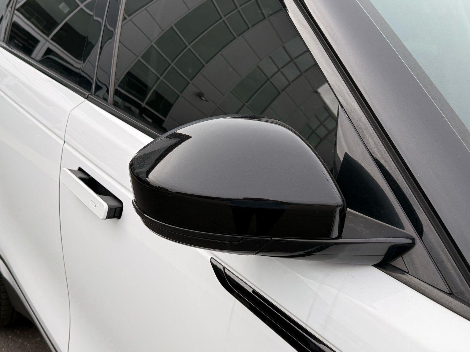 Land Rover Range Rover Velar  2024