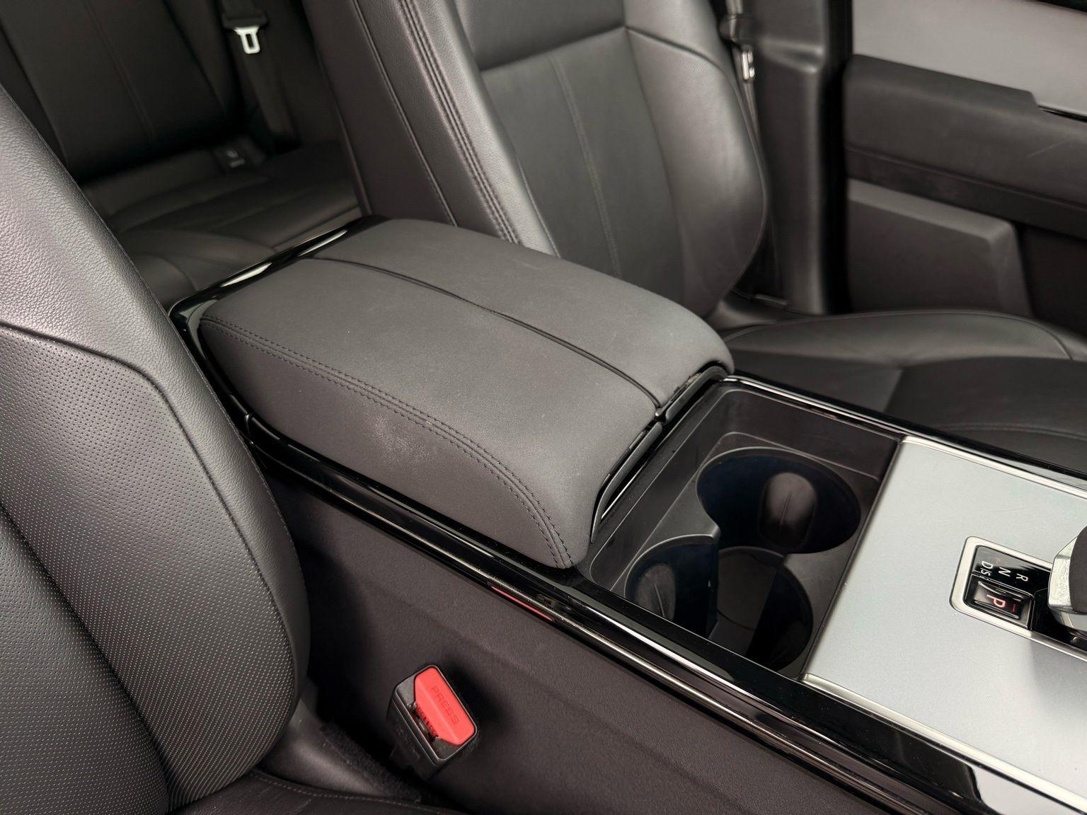 Land Rover Range Rover Velar  2024