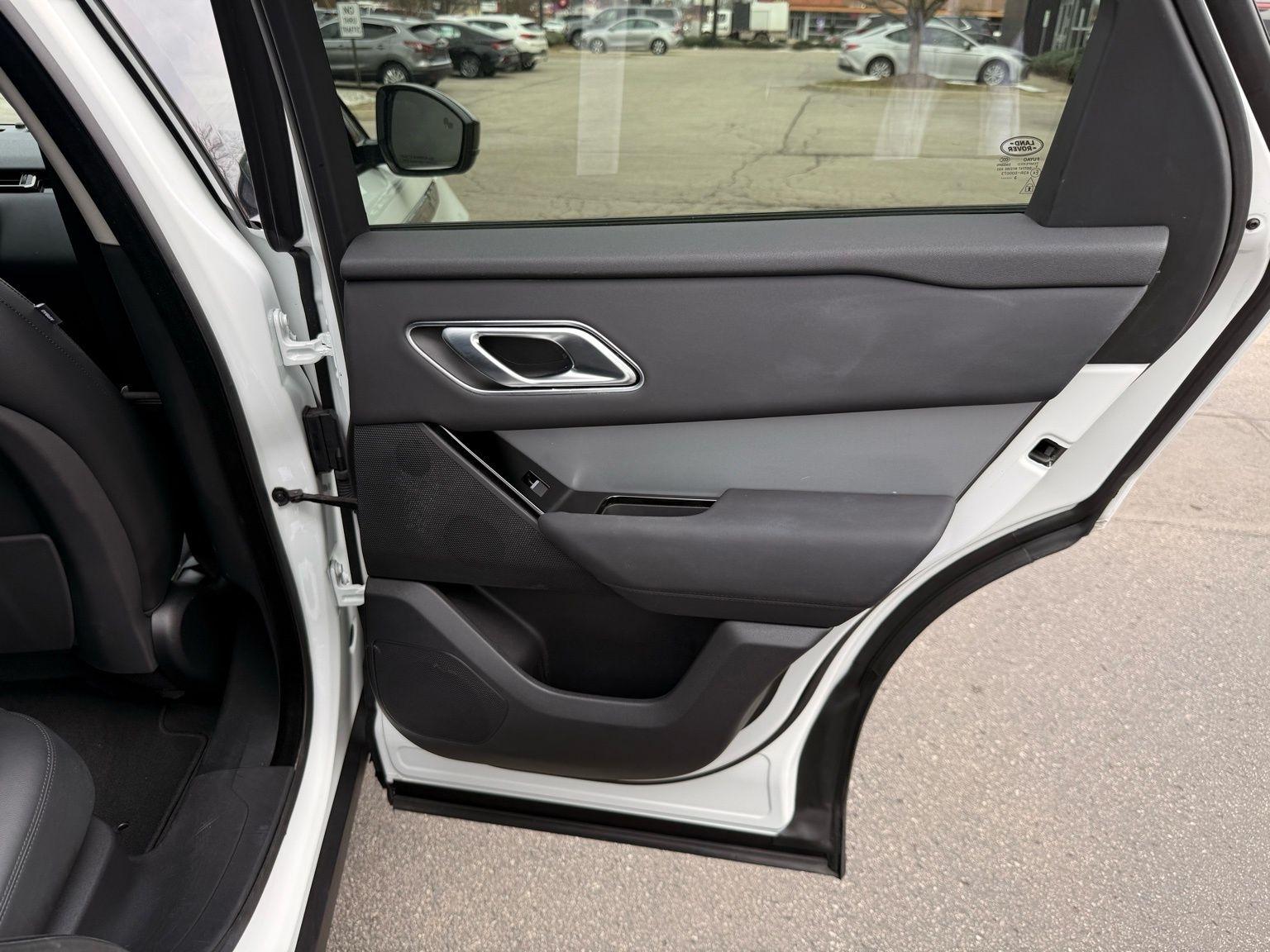 Land Rover Range Rover Velar  2024