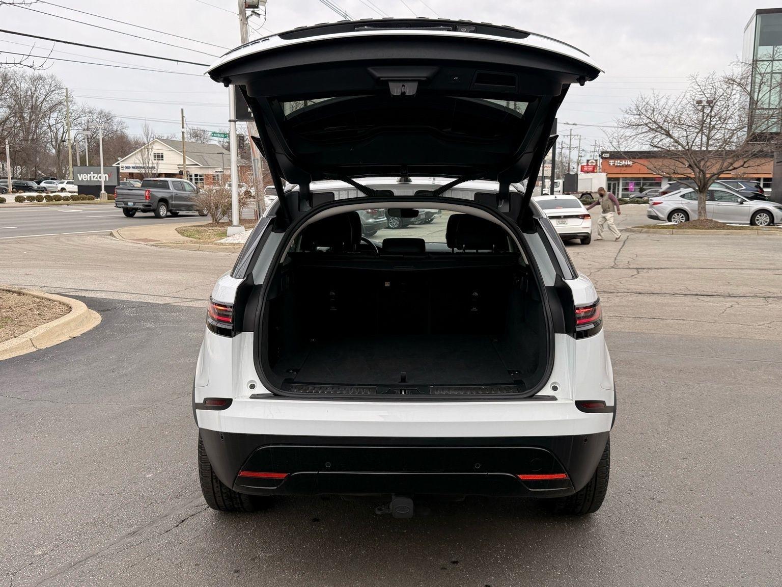 Land Rover Range Rover Velar  2024