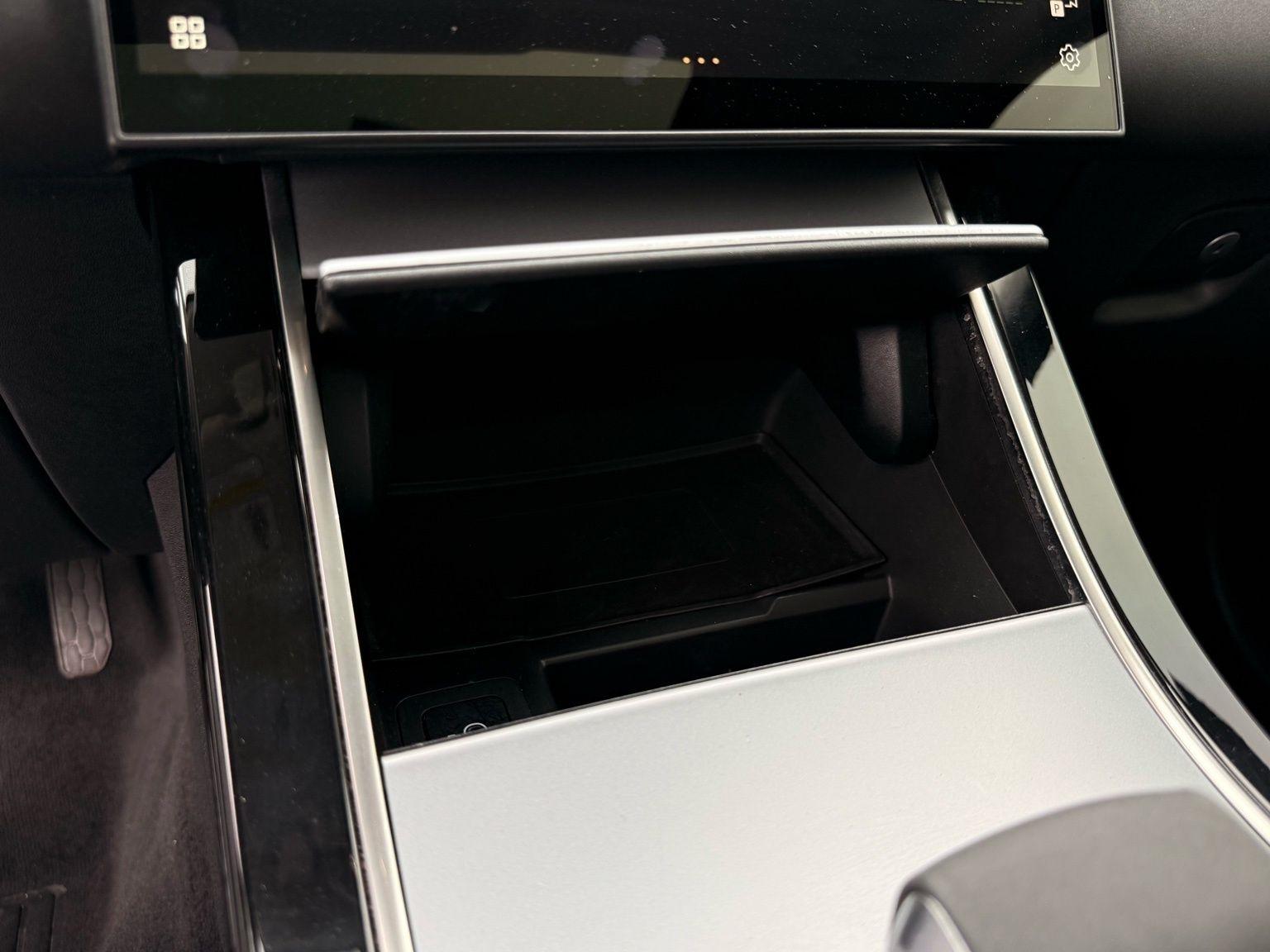 Land Rover Range Rover Velar  2024