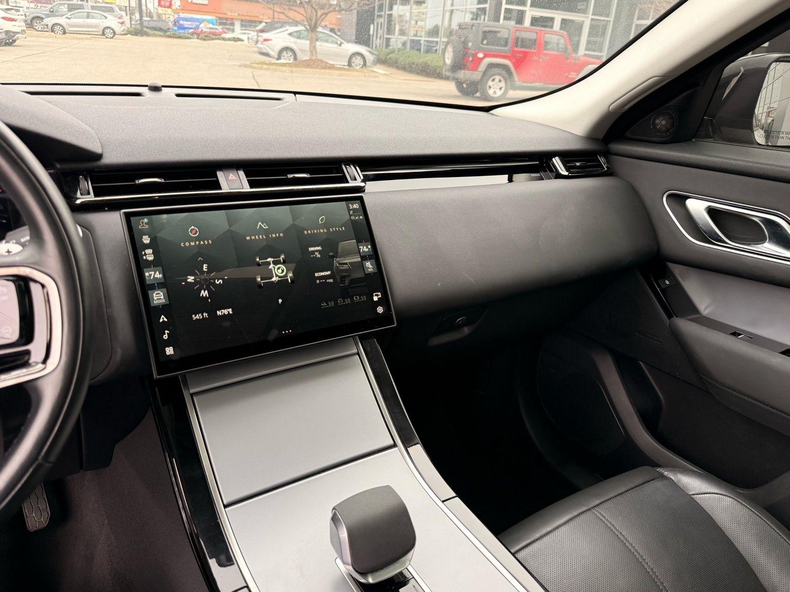 Land Rover Range Rover Velar  2024