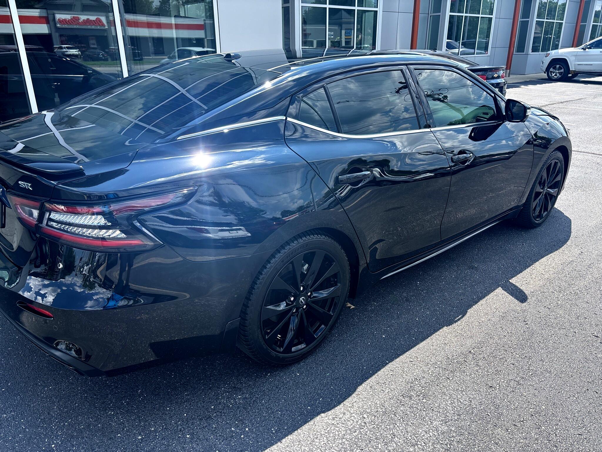 2023 Nissan Maxima SR photo 2