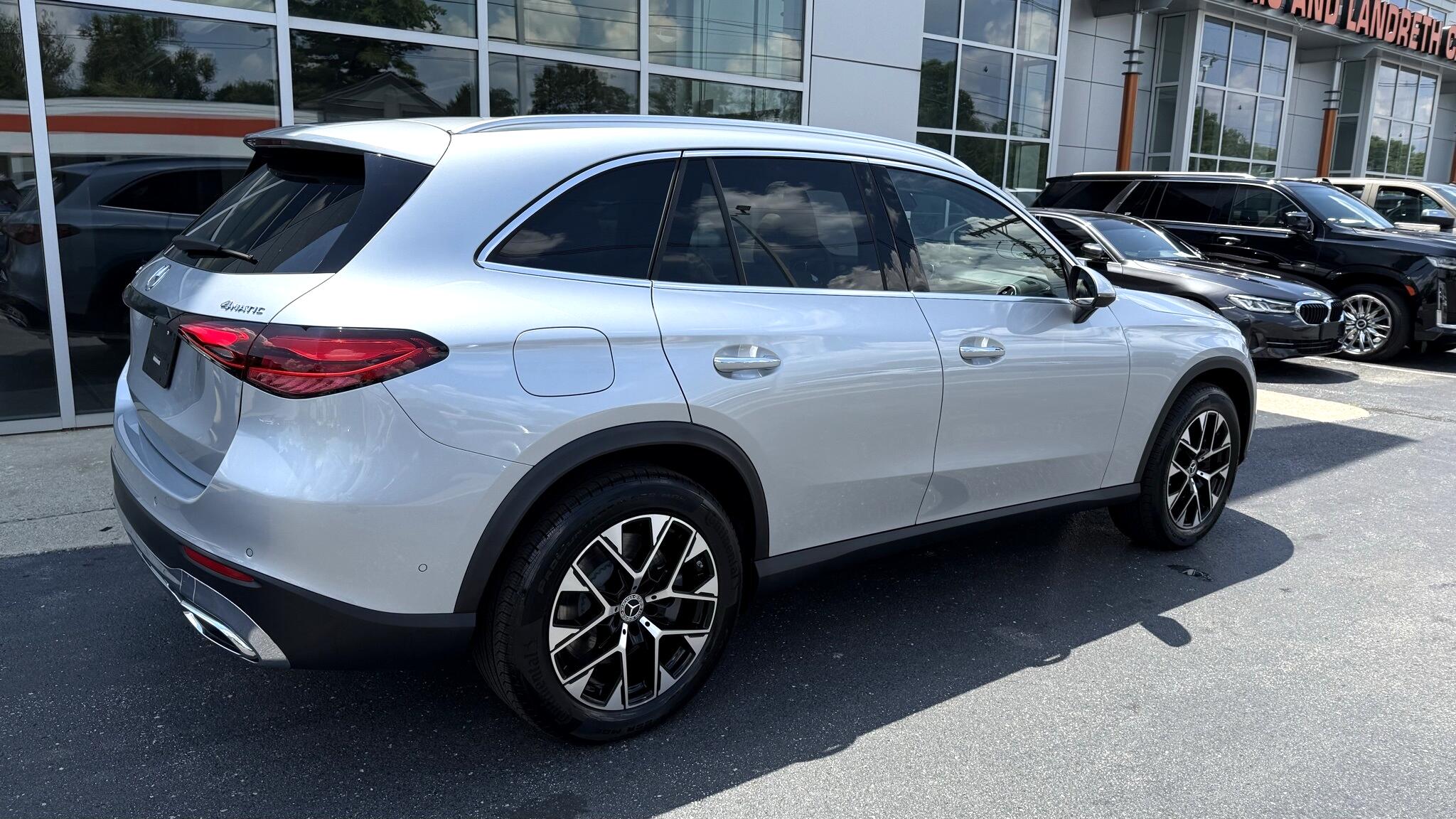 2025 Mercedes Benz GLC 350e 4MATIC photo 2
