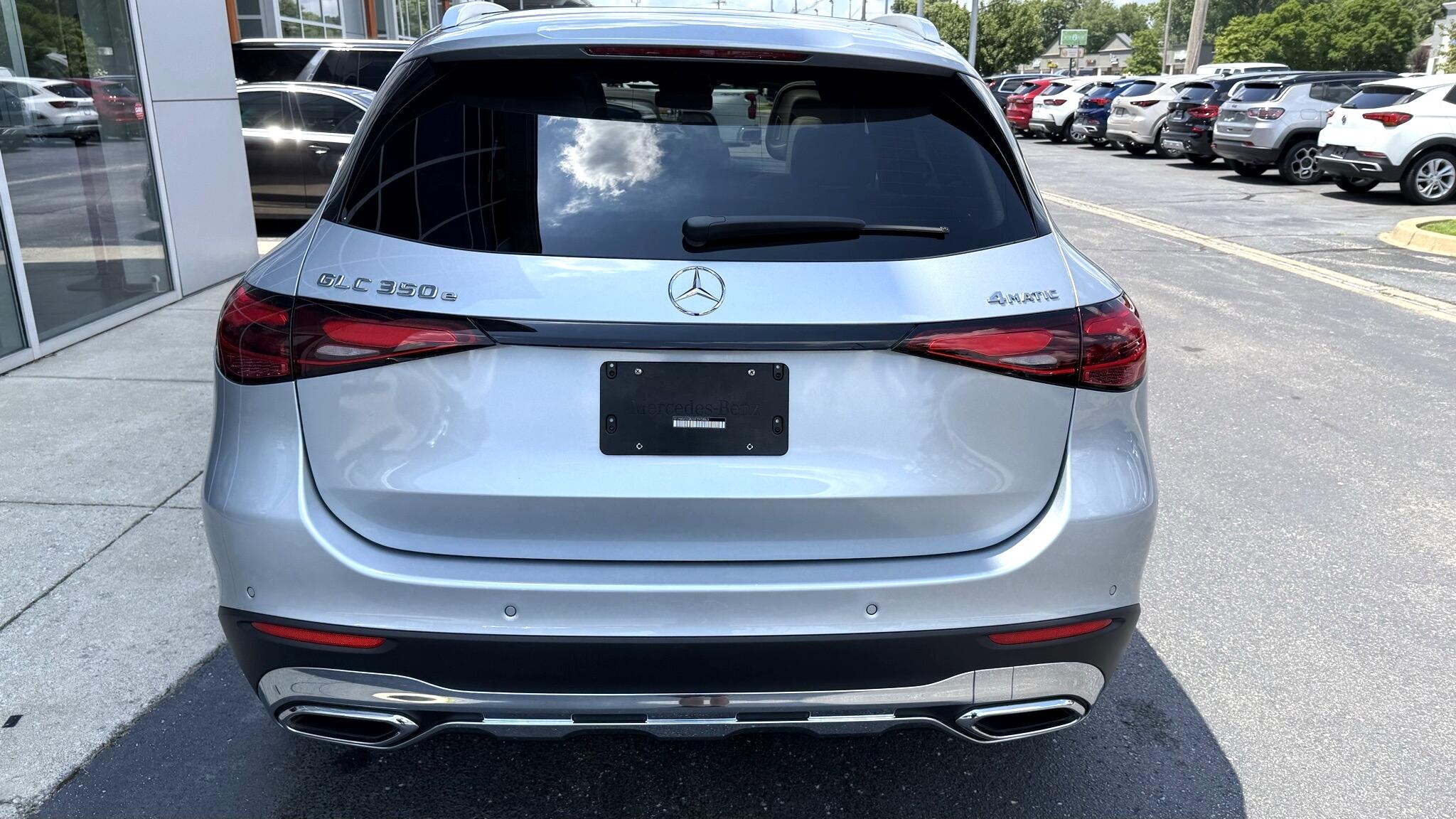2025 Mercedes Benz GLC 350e 4MATIC photo 4