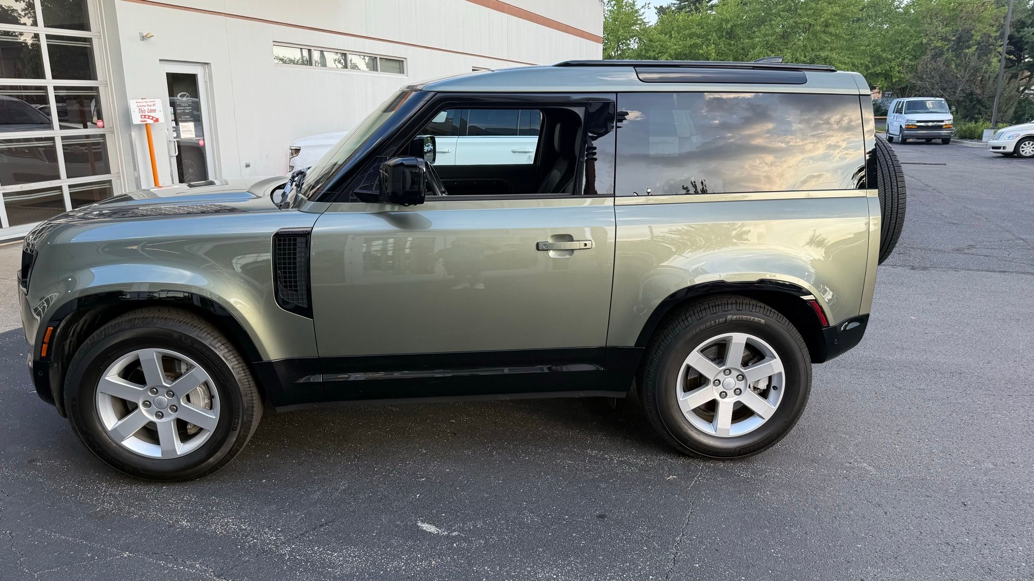 2022 Land Rover Defender X-Dynamic SE
