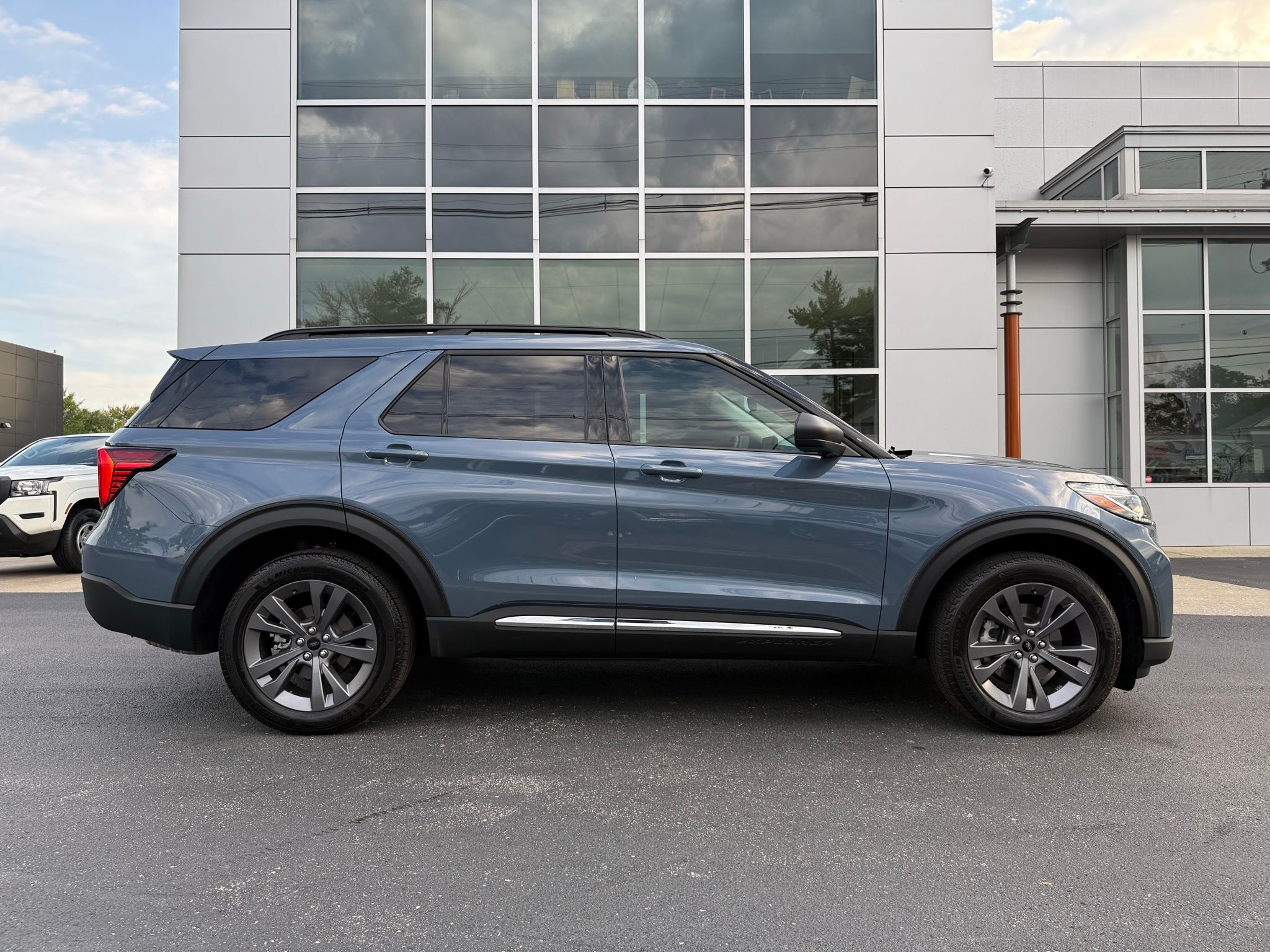 Ford Explorer  2025