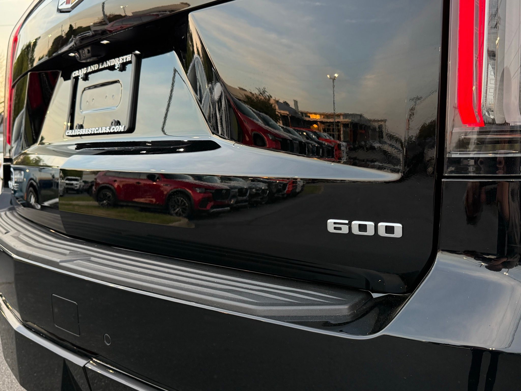 Cadillac Escalade ESV  2024 Cadillac Escalade ESV  2024