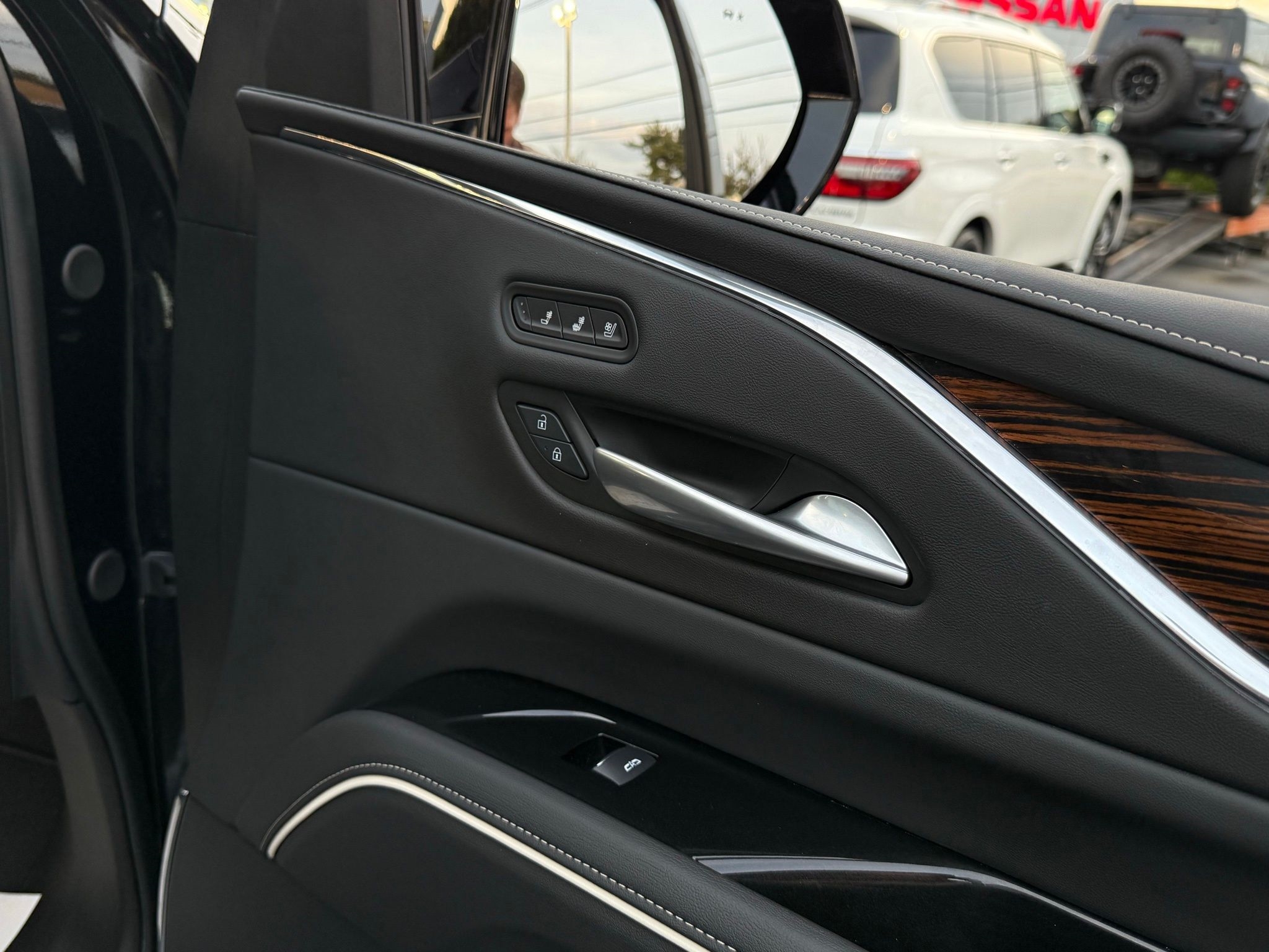 Cadillac Escalade ESV  2024 Cadillac Escalade ESV  2024