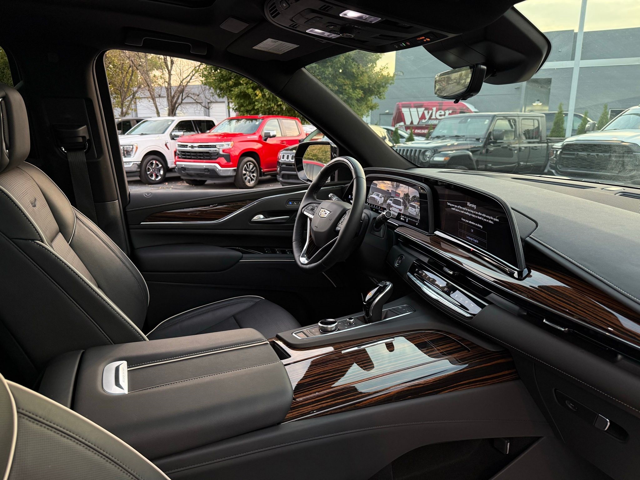 Cadillac Escalade ESV  2024 Cadillac Escalade ESV  2024