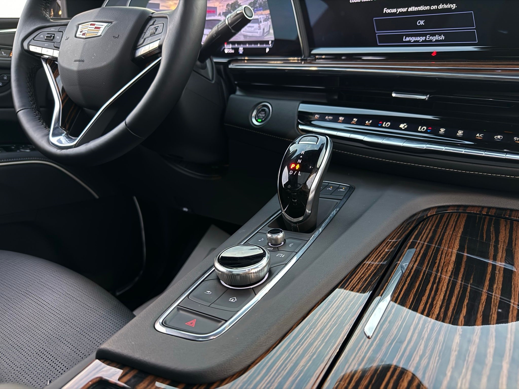 Cadillac Escalade ESV  2024 Cadillac Escalade ESV  2024