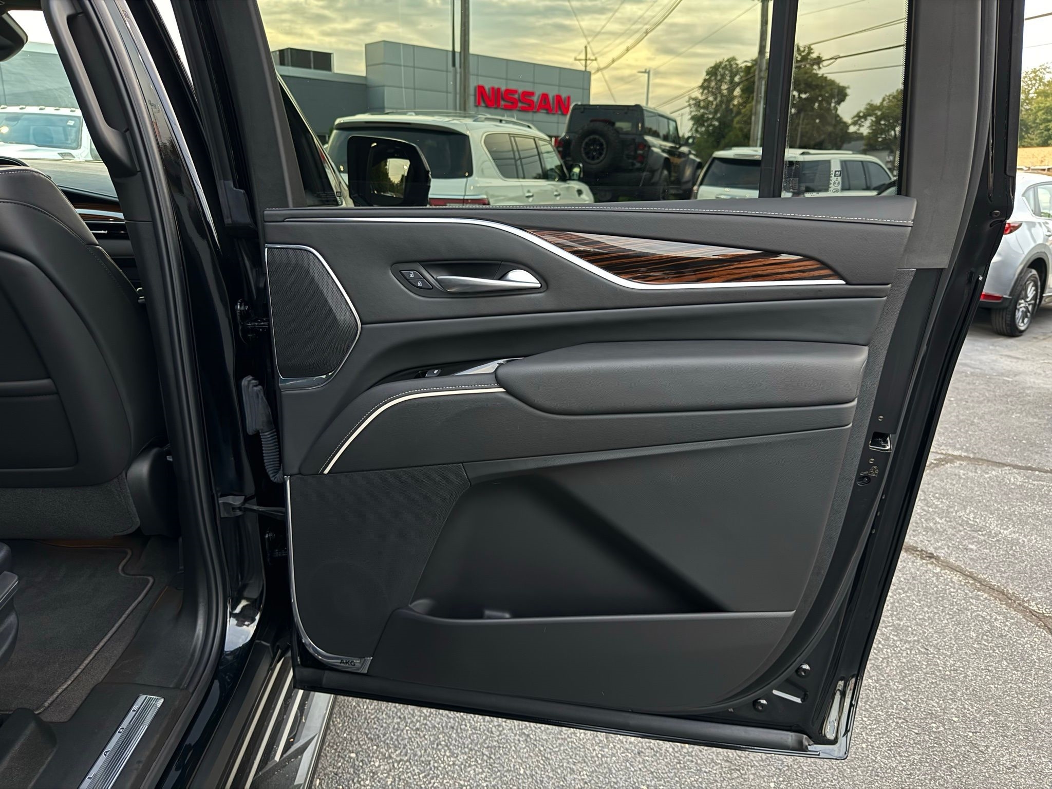 Cadillac Escalade ESV  2024 Cadillac Escalade ESV  2024