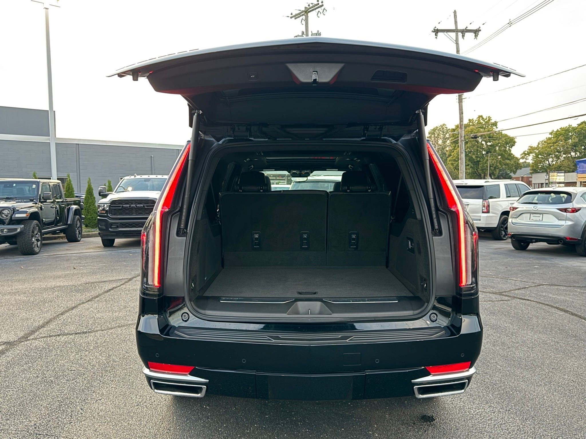 Cadillac Escalade ESV  2024 Cadillac Escalade ESV  2024