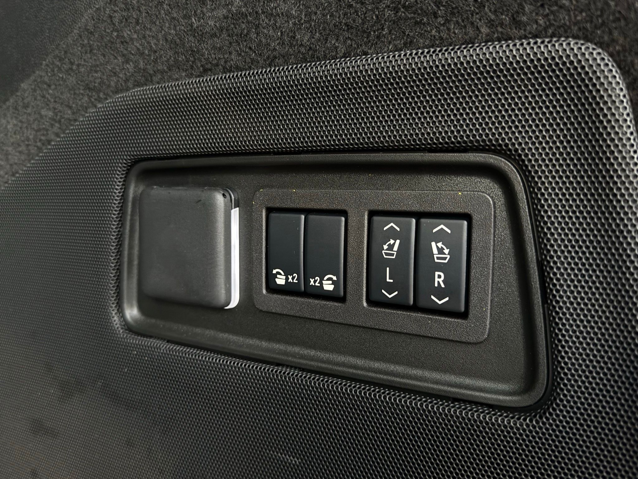 Cadillac Escalade ESV  2024 Cadillac Escalade ESV  2024