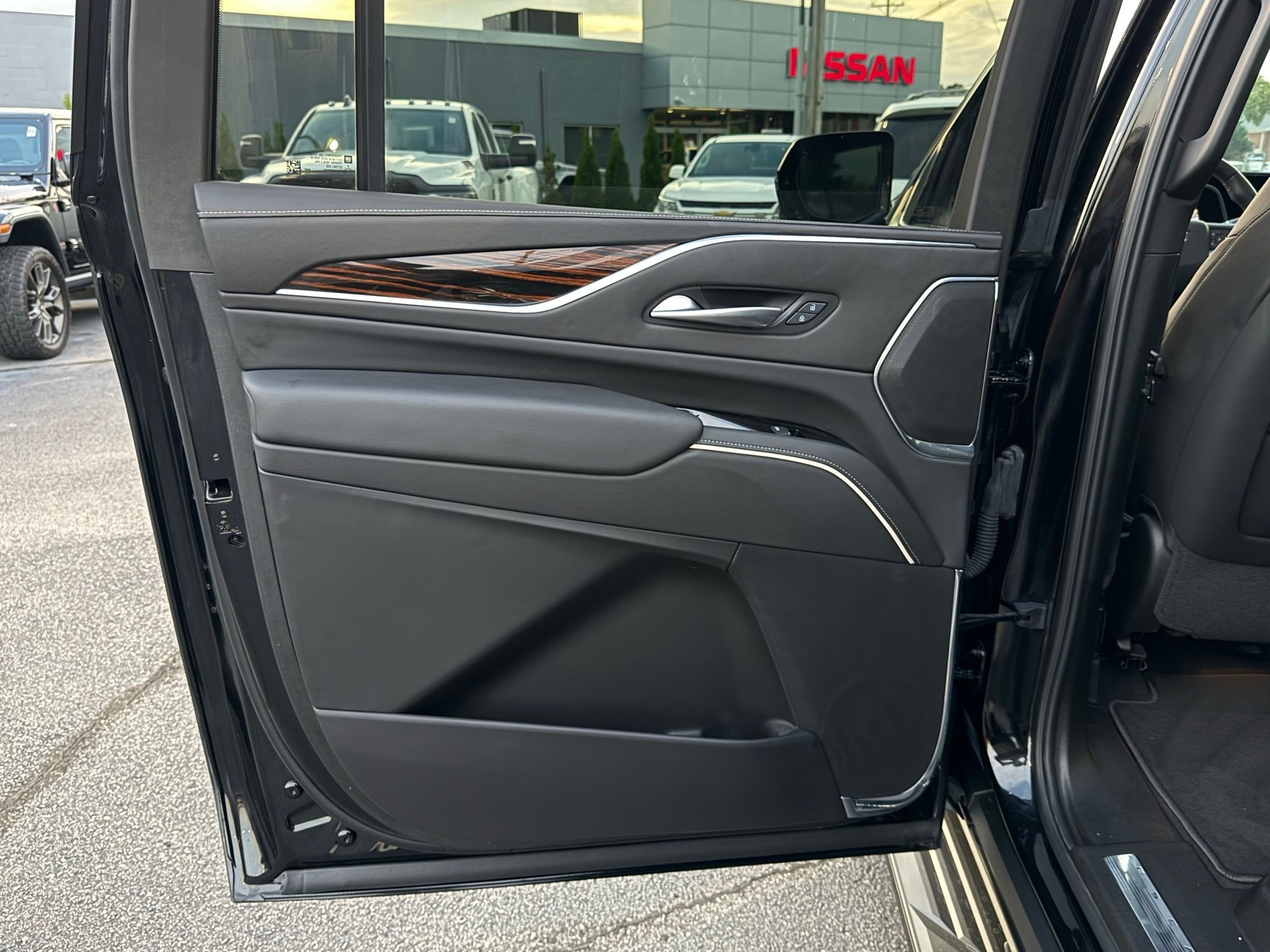 Cadillac Escalade ESV  2024 Cadillac Escalade ESV  2024