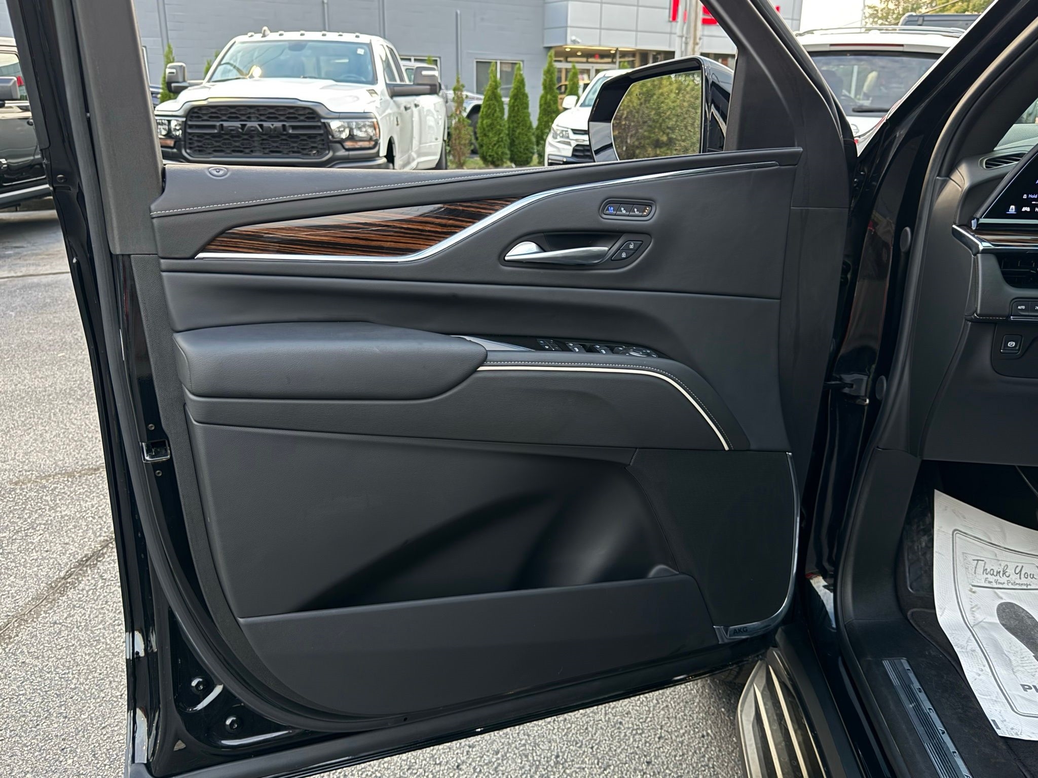 Cadillac Escalade ESV  2024 Cadillac Escalade ESV  2024