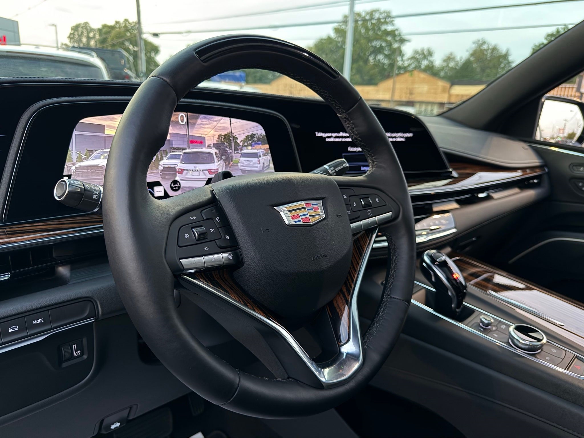 Cadillac Escalade ESV  2024 Cadillac Escalade ESV  2024