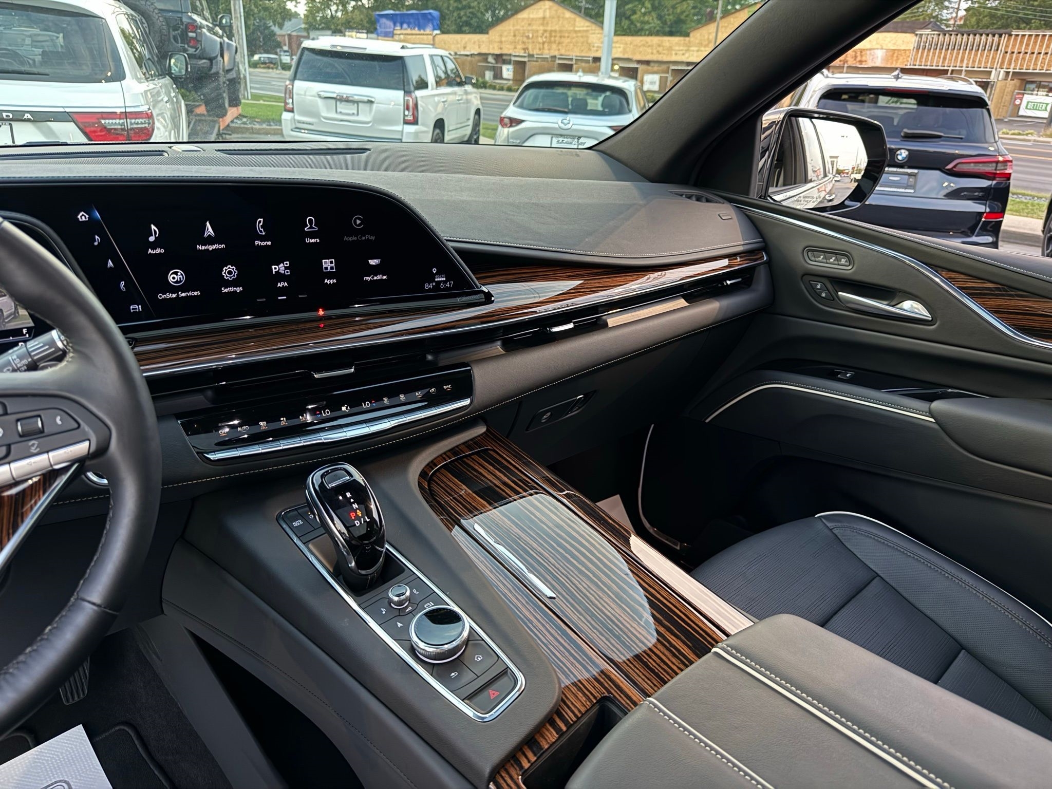 Cadillac Escalade ESV  2024 Cadillac Escalade ESV  2024