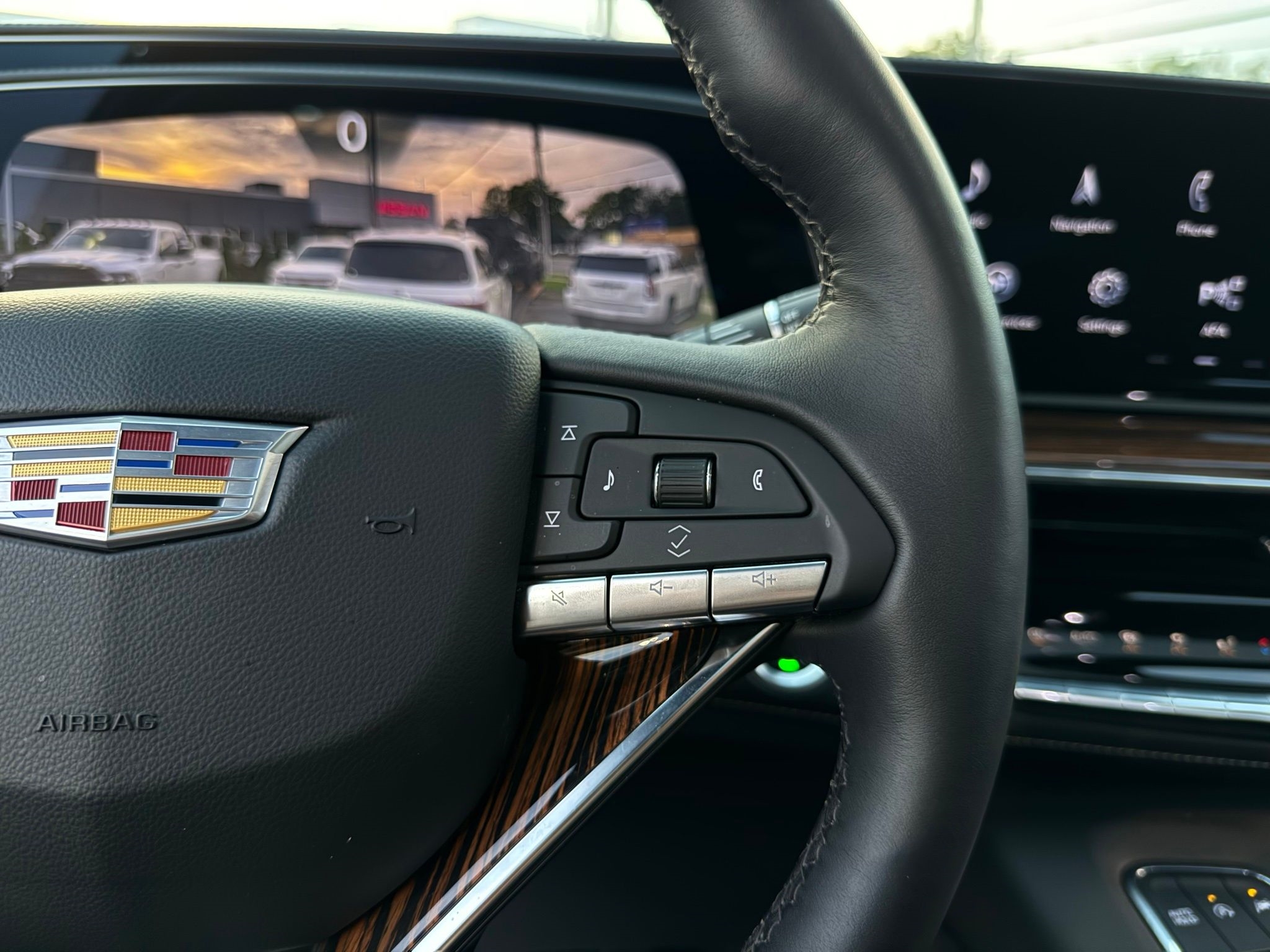 Cadillac Escalade ESV  2024 Cadillac Escalade ESV  2024