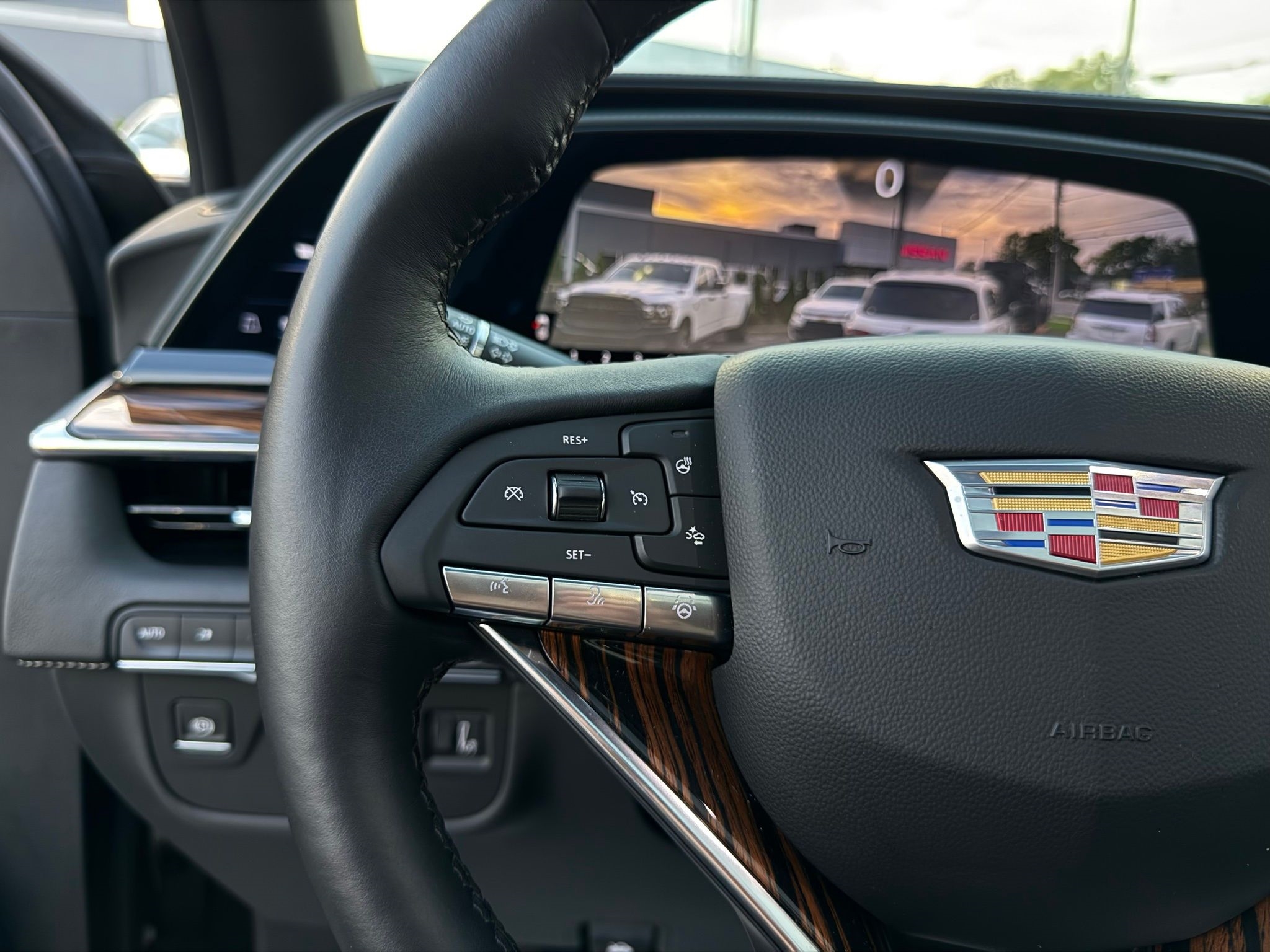 Cadillac Escalade ESV  2024 Cadillac Escalade ESV  2024