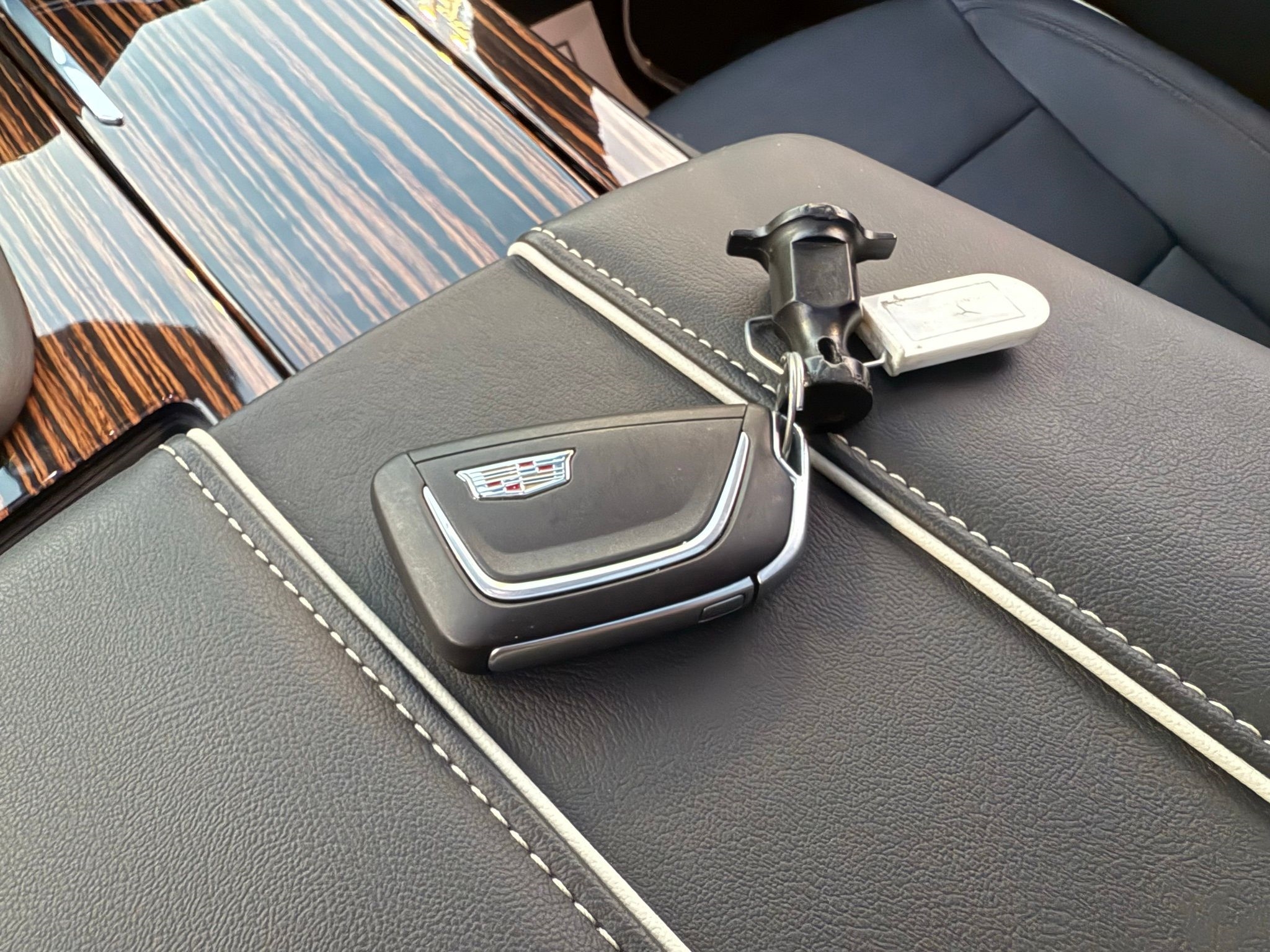 Cadillac Escalade ESV  2024 Cadillac Escalade ESV  2024