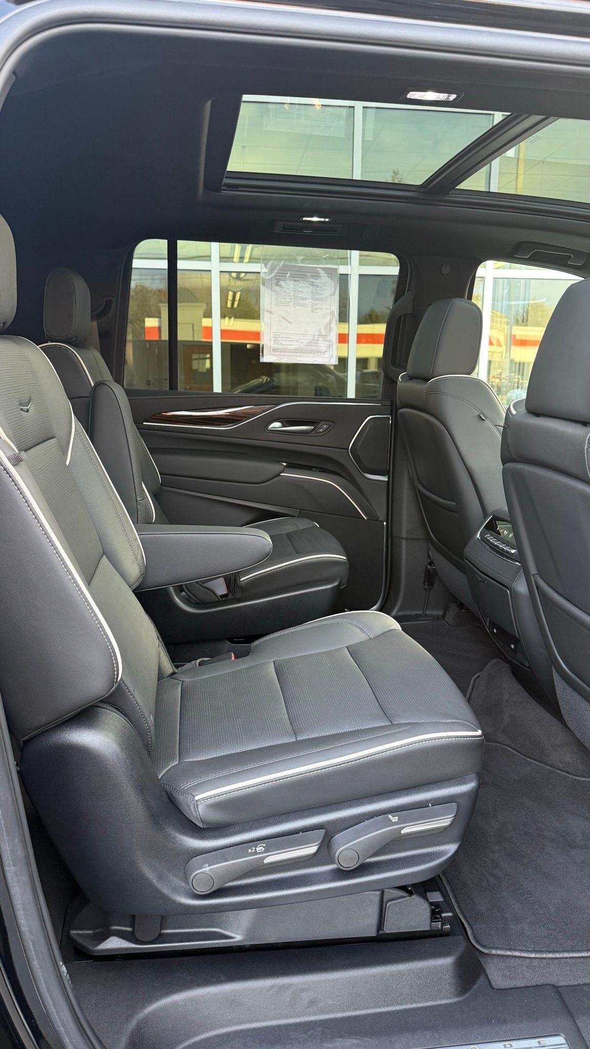 Cadillac Escalade ESV  2024