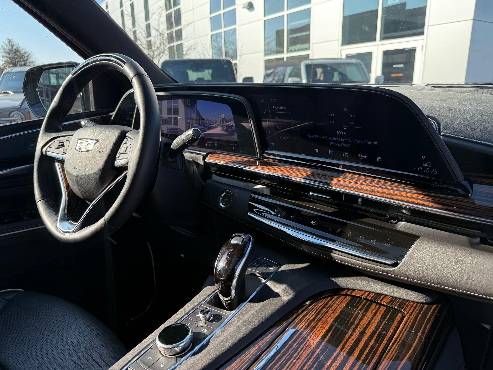 Cadillac Escalade ESV  2024