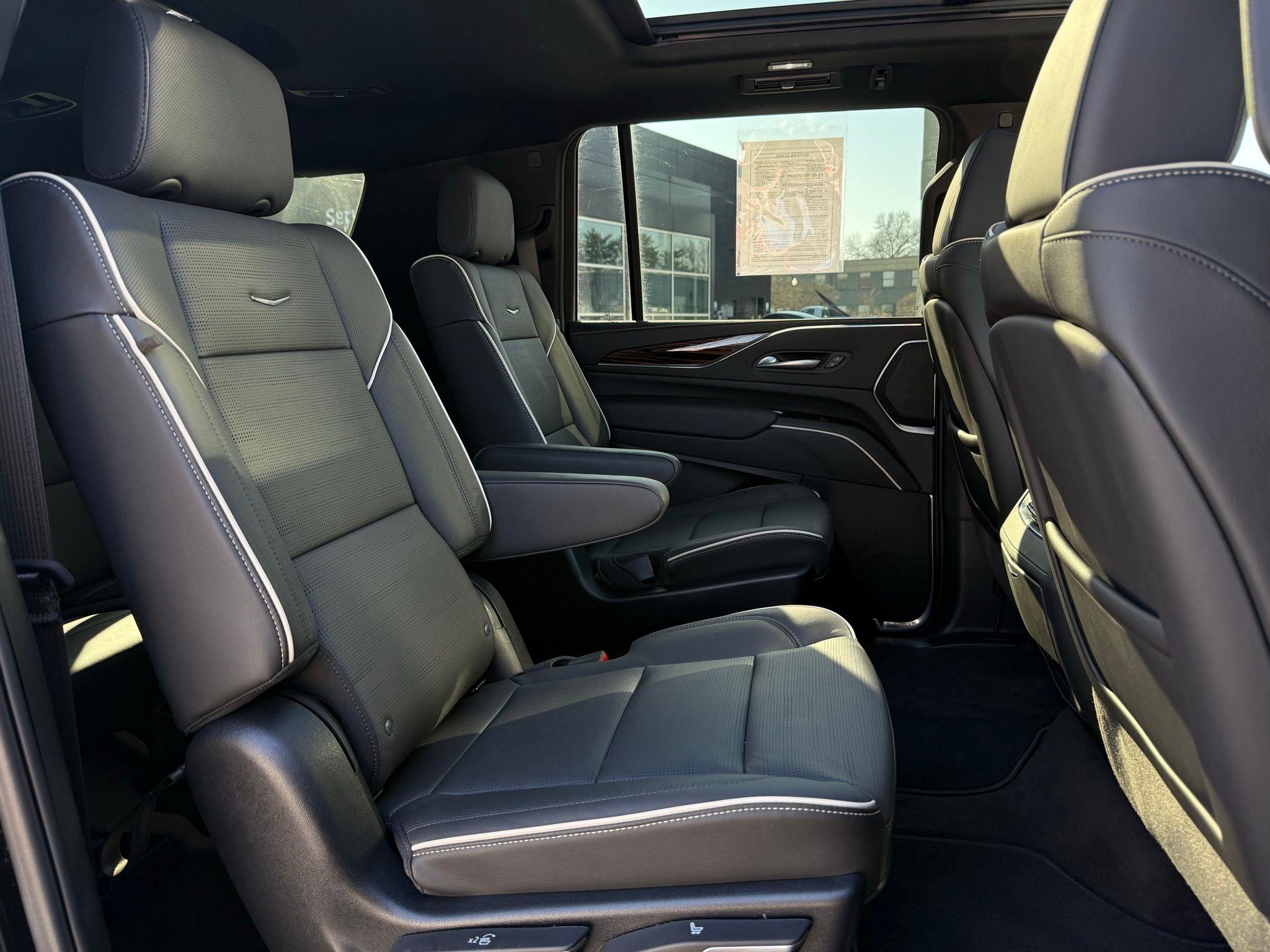 Cadillac Escalade ESV  2024