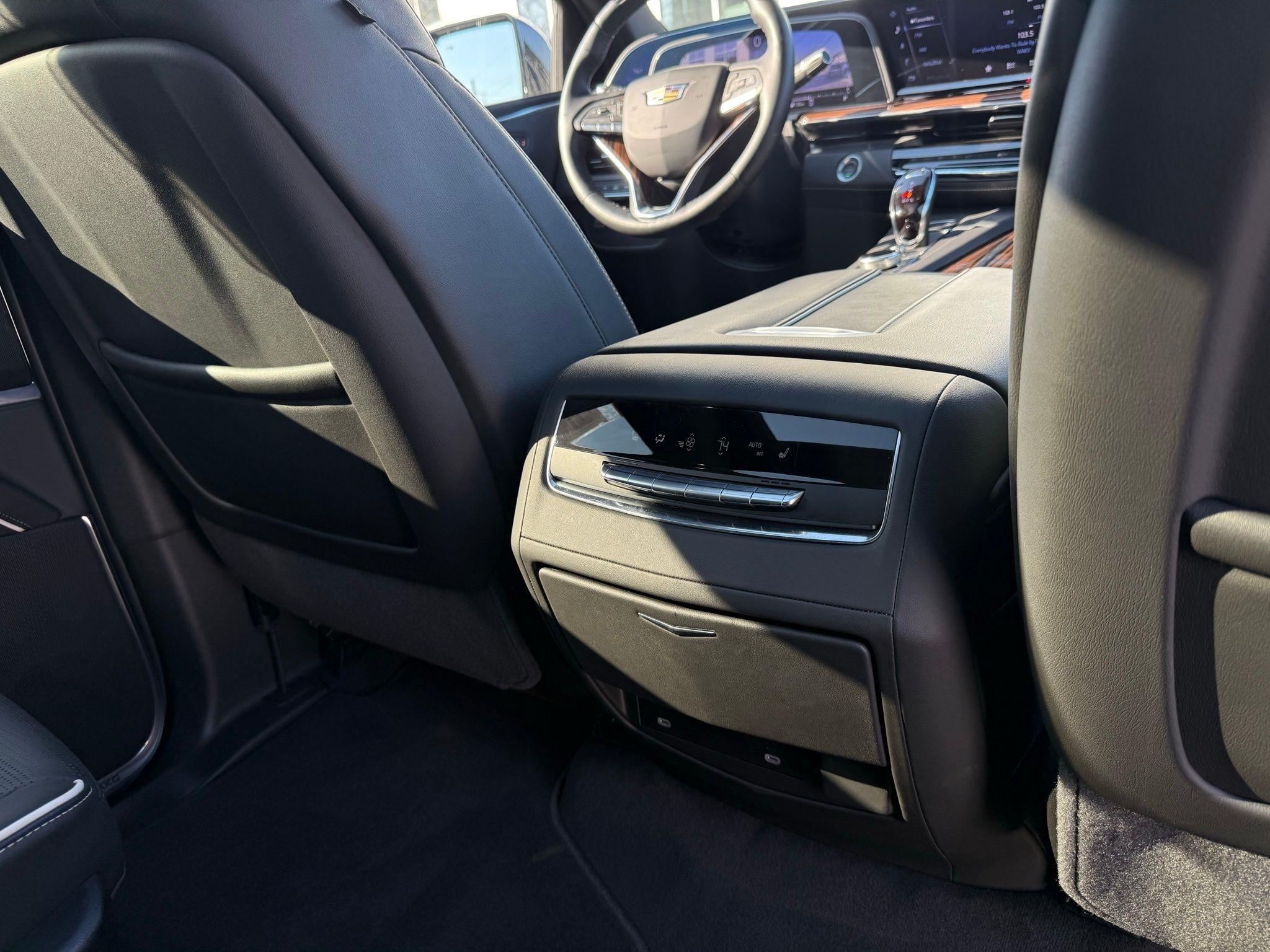 Cadillac Escalade ESV  2024