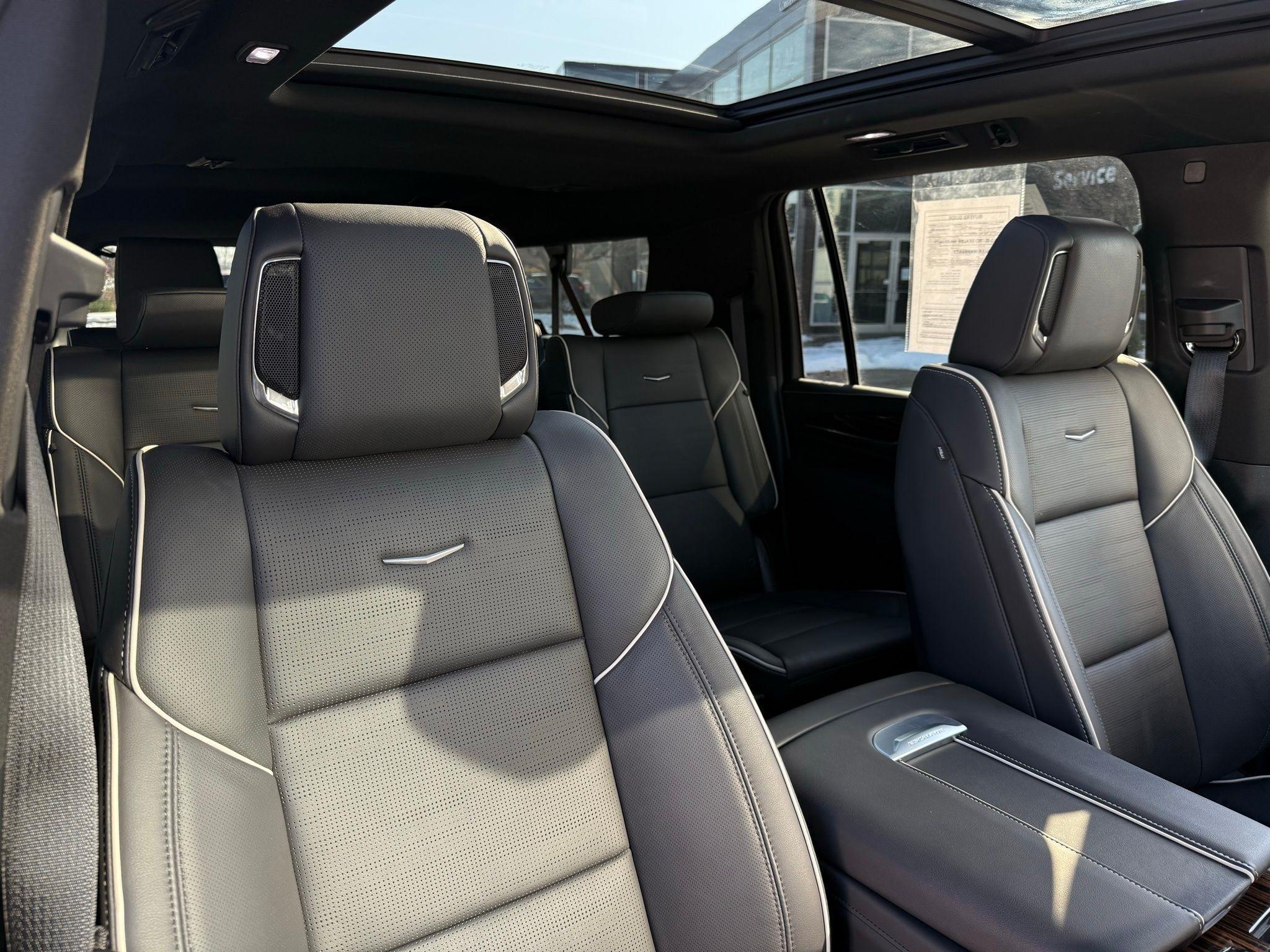 Cadillac Escalade ESV  2024