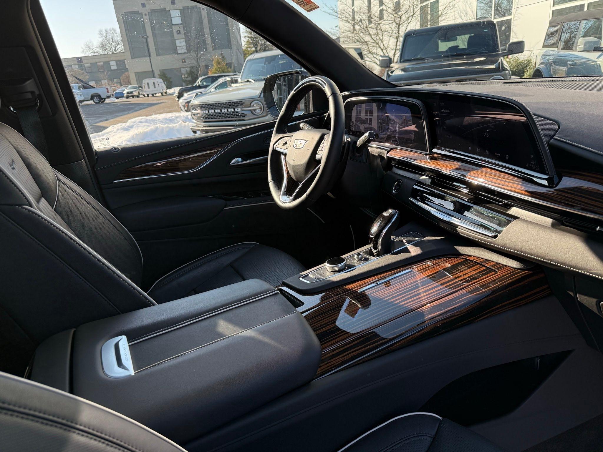 Cadillac Escalade ESV  2024