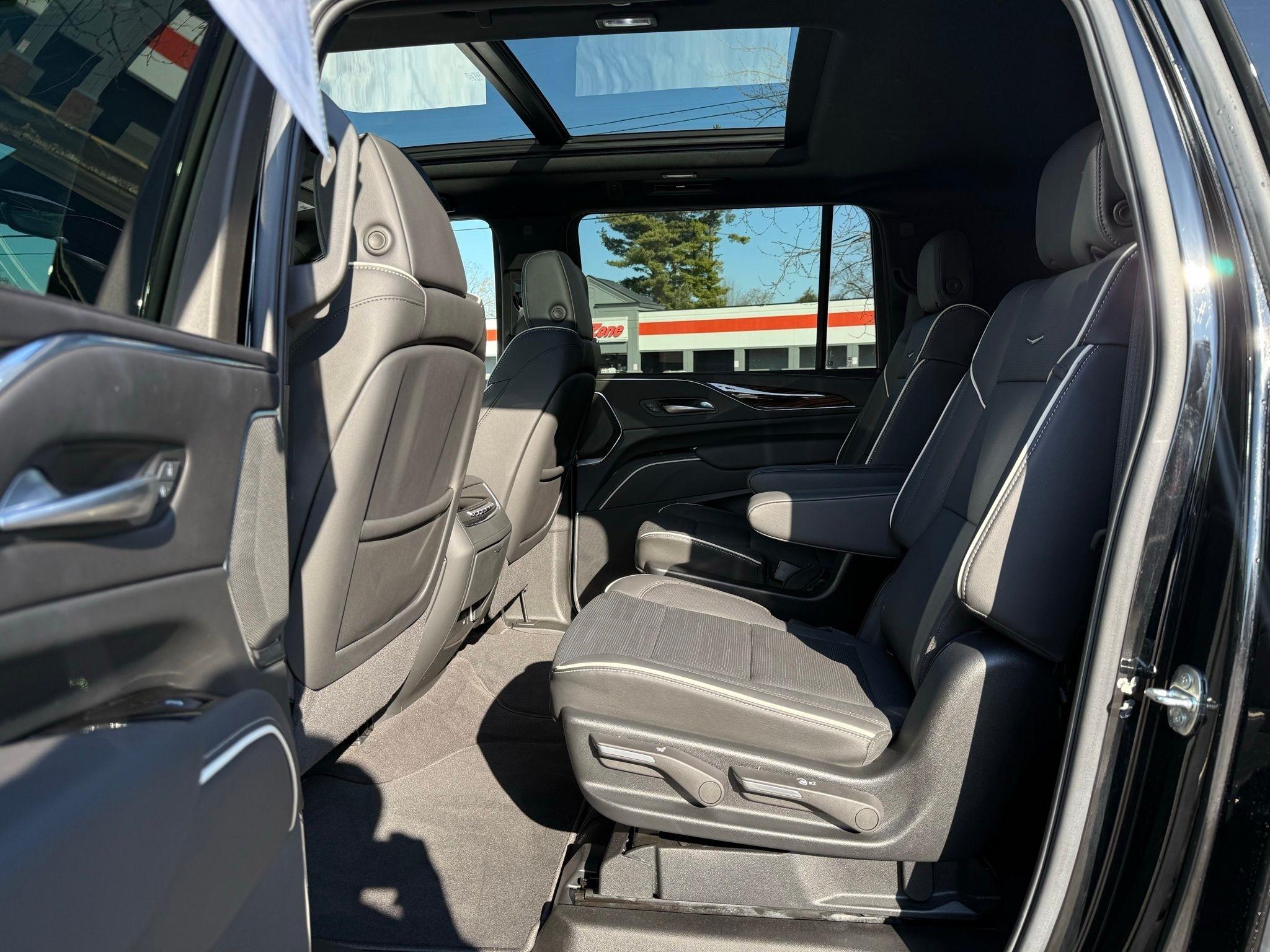 Cadillac Escalade ESV  2024