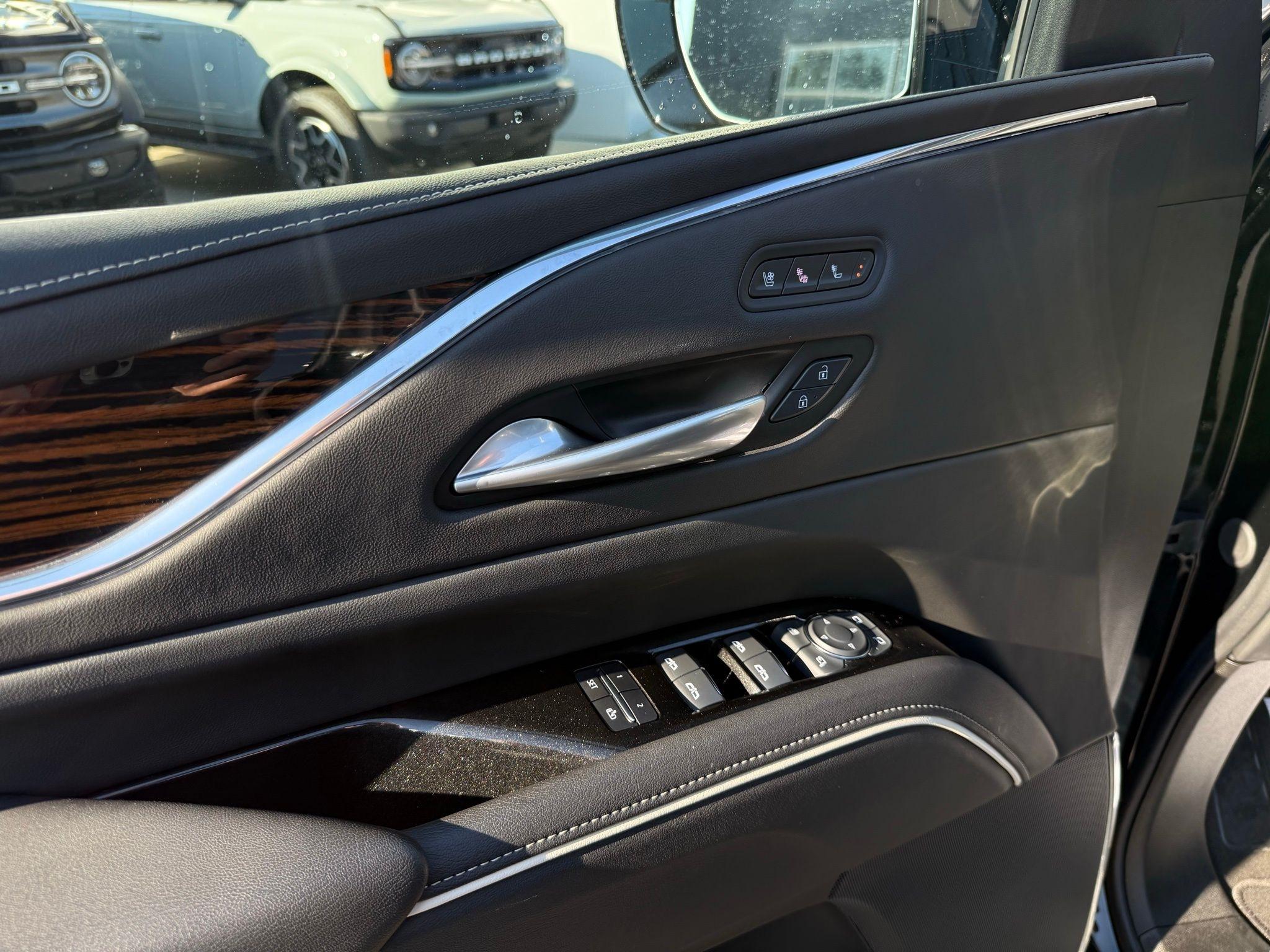 Cadillac Escalade ESV  2024