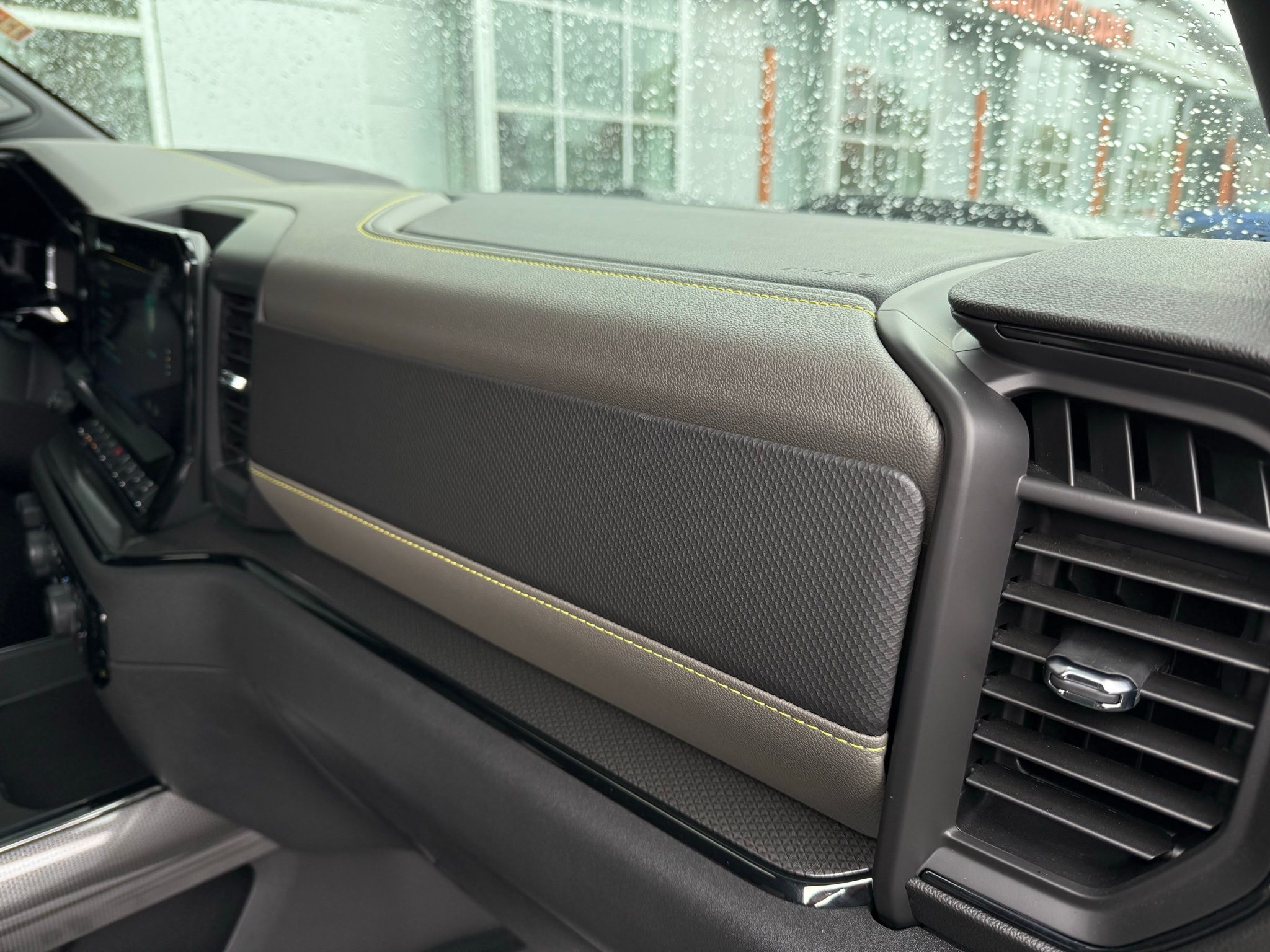 Chevrolet Silverado 1500  2025