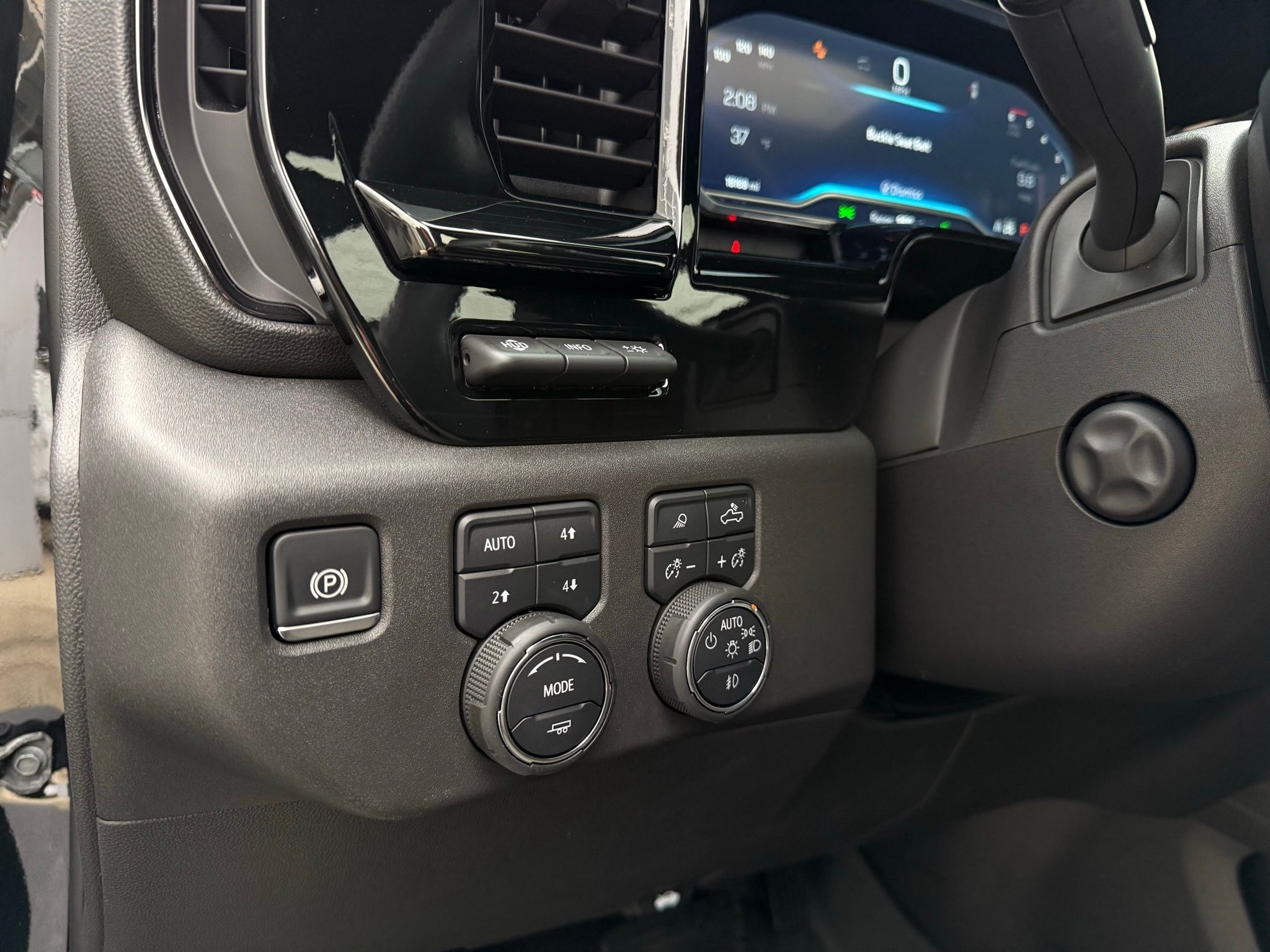 Chevrolet Silverado 1500  2025